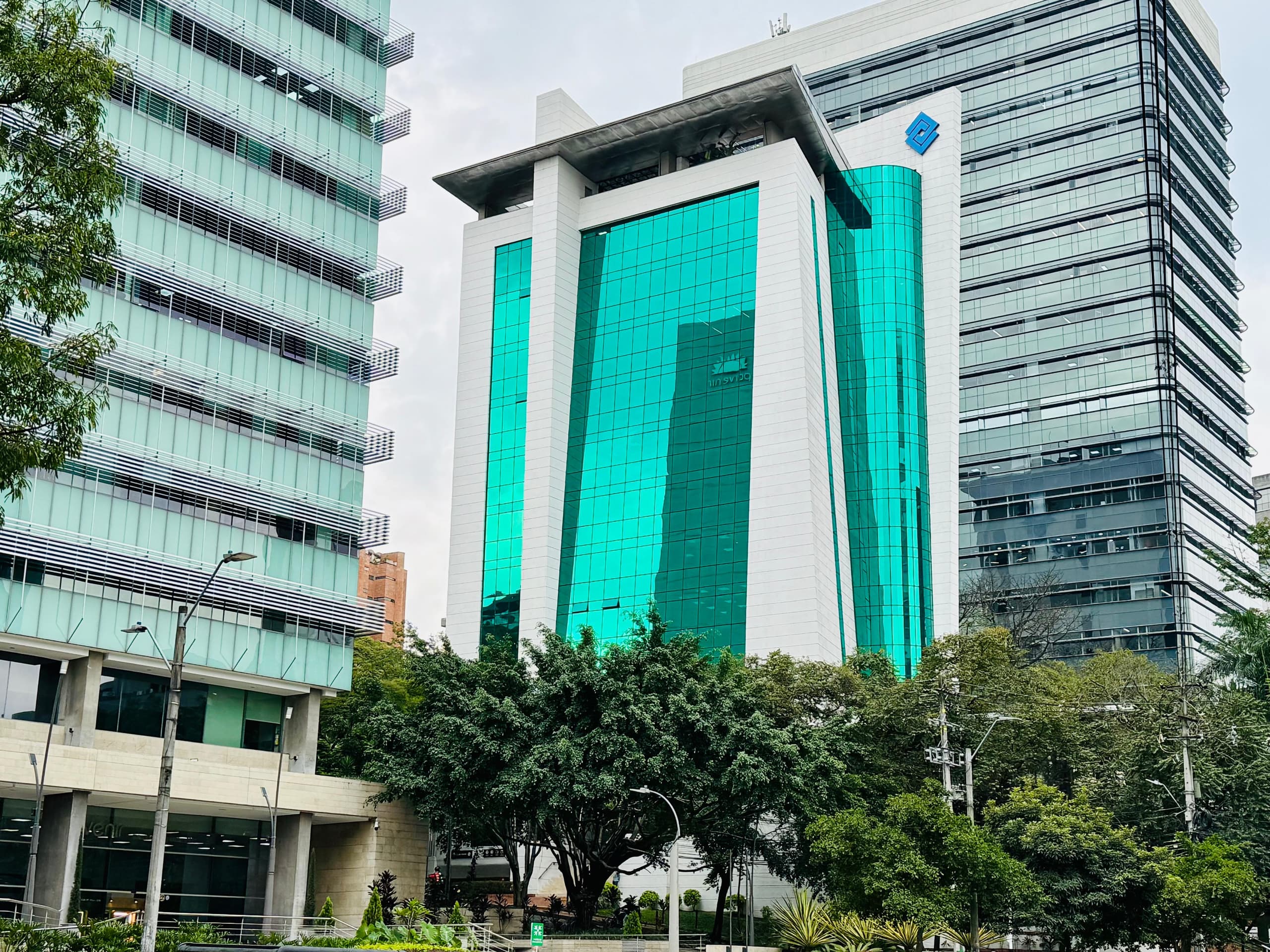 Oficina en arriendo en Milla De Oro, El Poblado, Medellín — foto 1 de 9