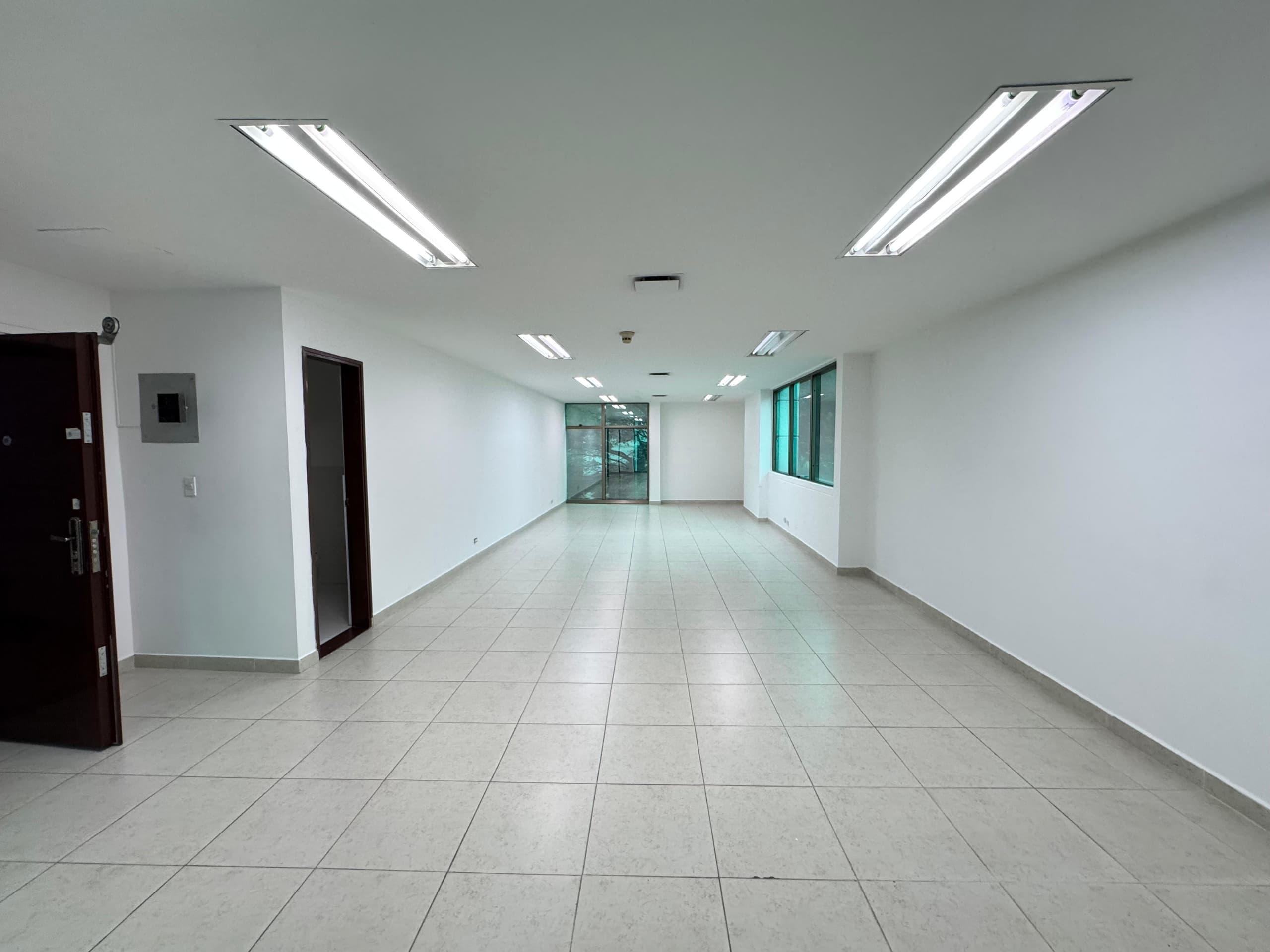 Oficina en arriendo en Milla De Oro, El Poblado, Medellín — foto 5 de 9