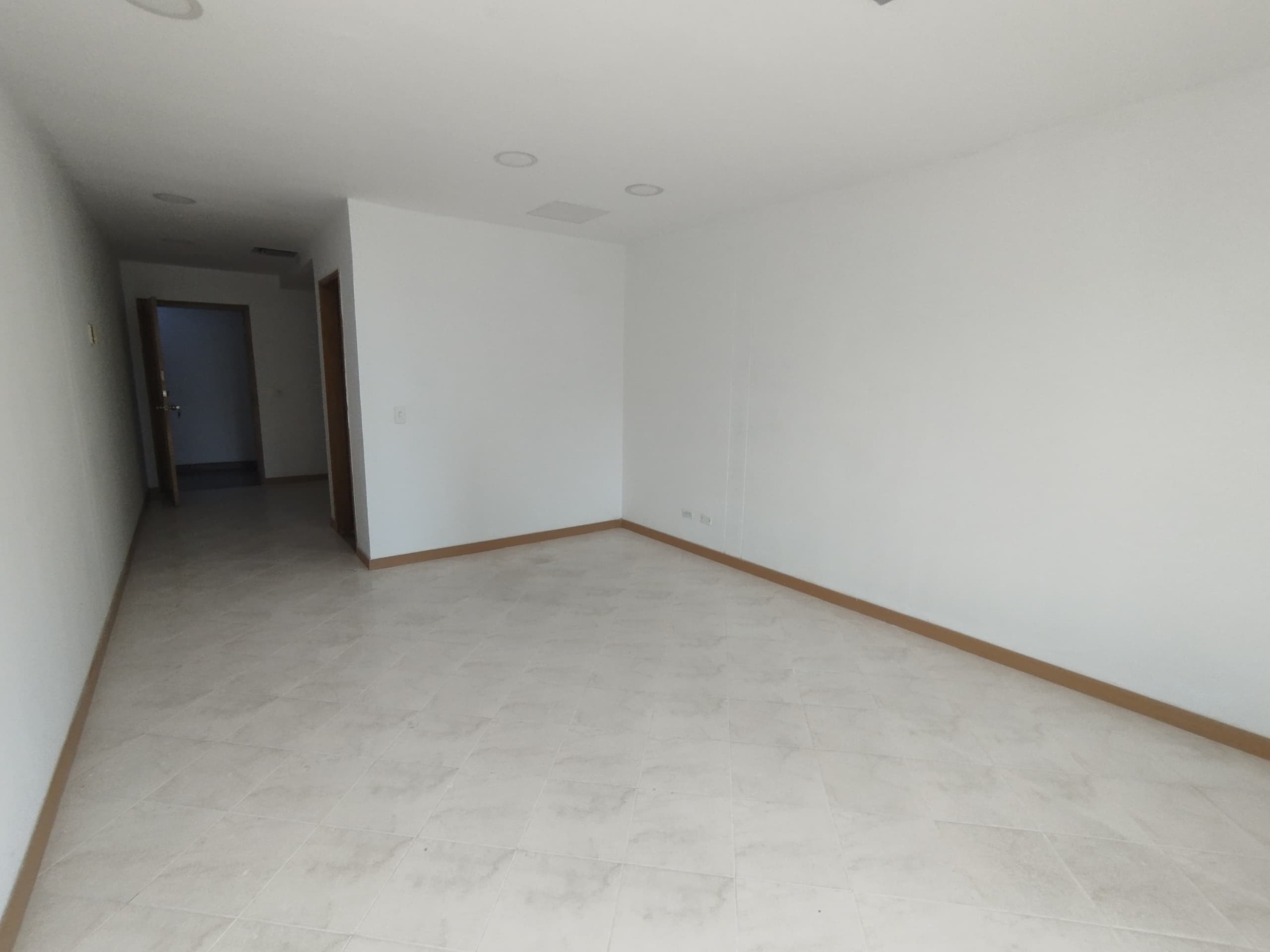 Oficina en arriendo en El Poblado, Medellín — foto 3 de 7