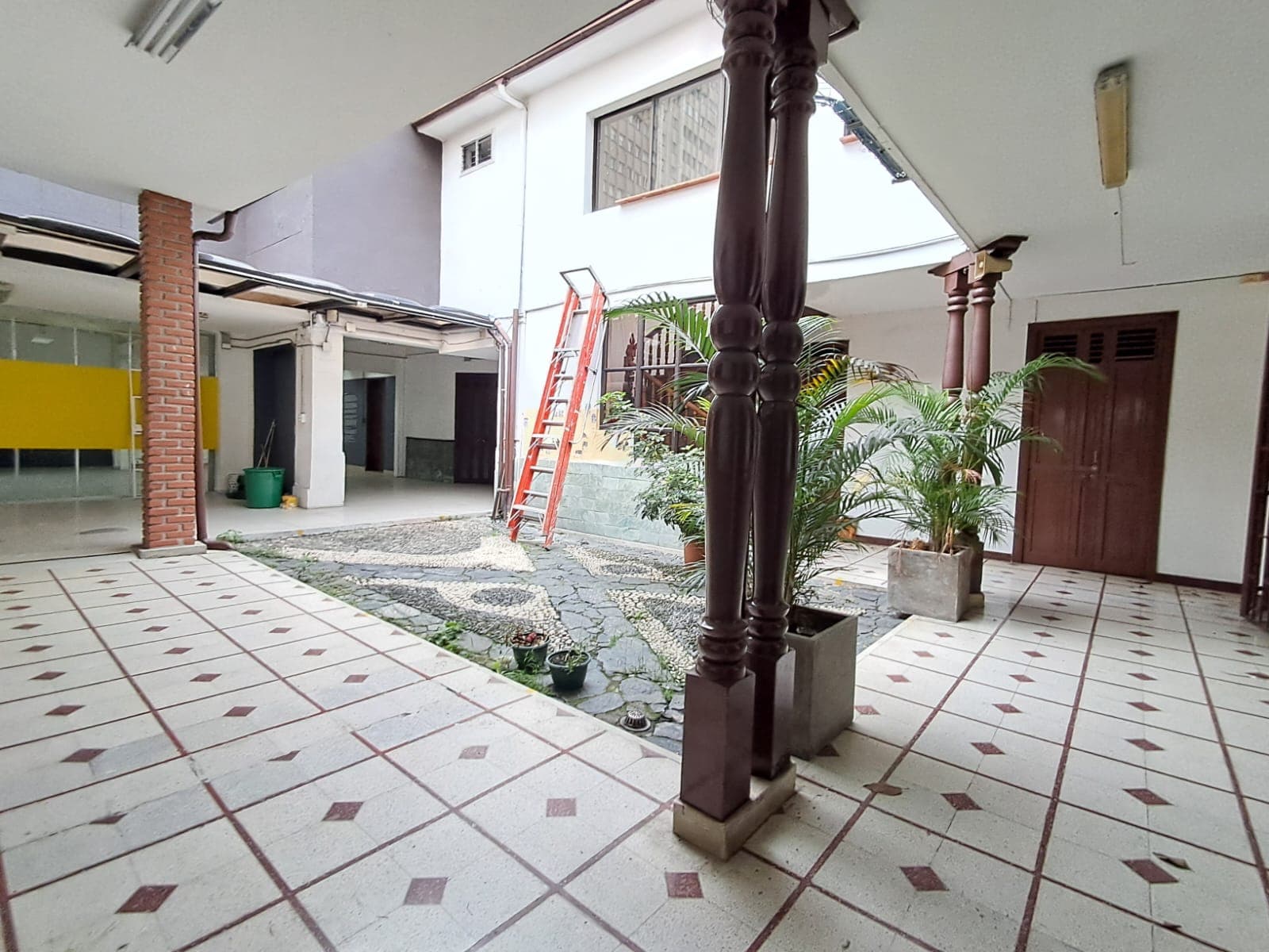 Casa Comercial en arriendo en La Candelaria, Centro, Medellín — foto 3 de 20