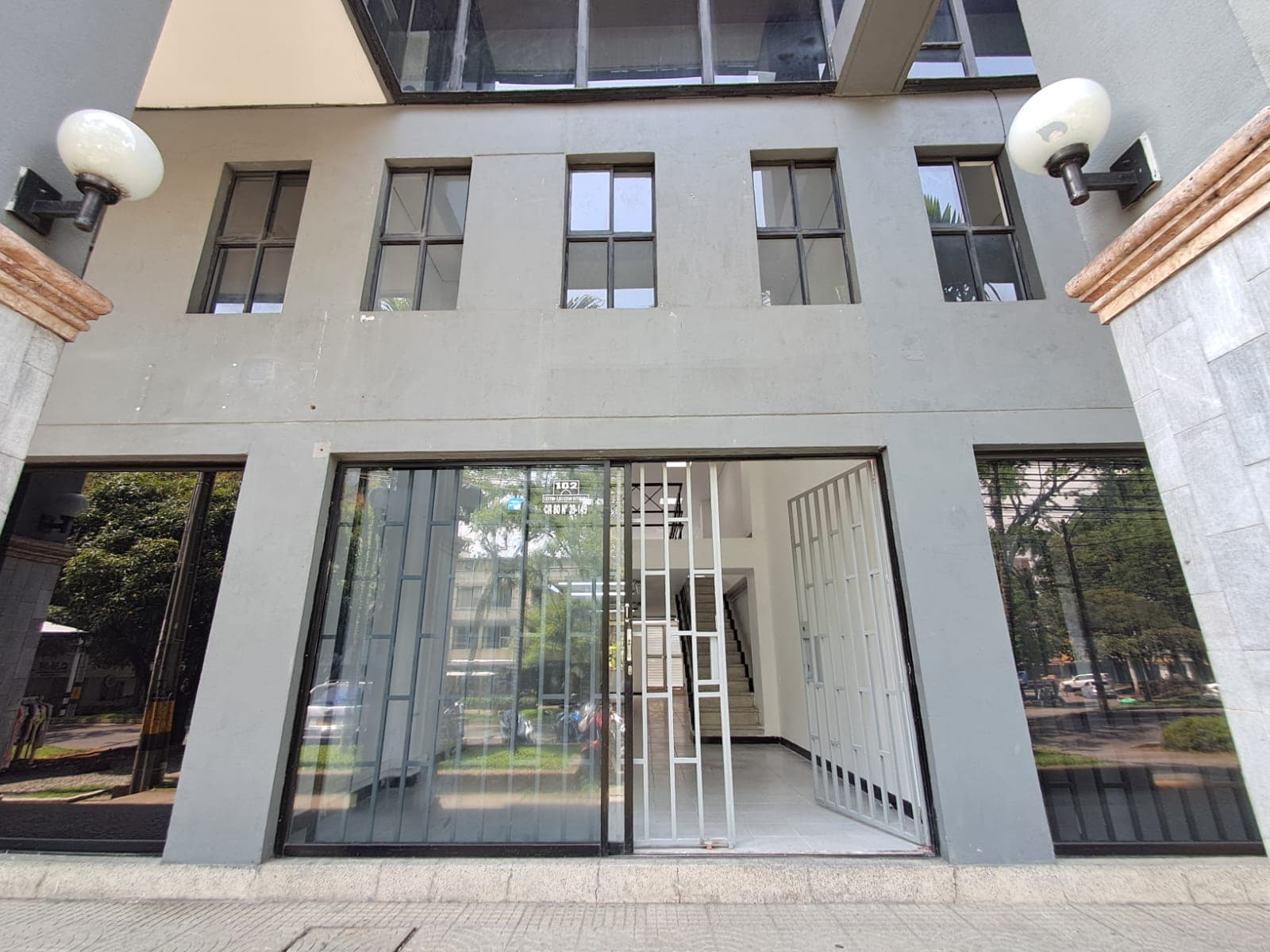 Local en arriendo en Laureles, Medellín — foto 1 de 20
