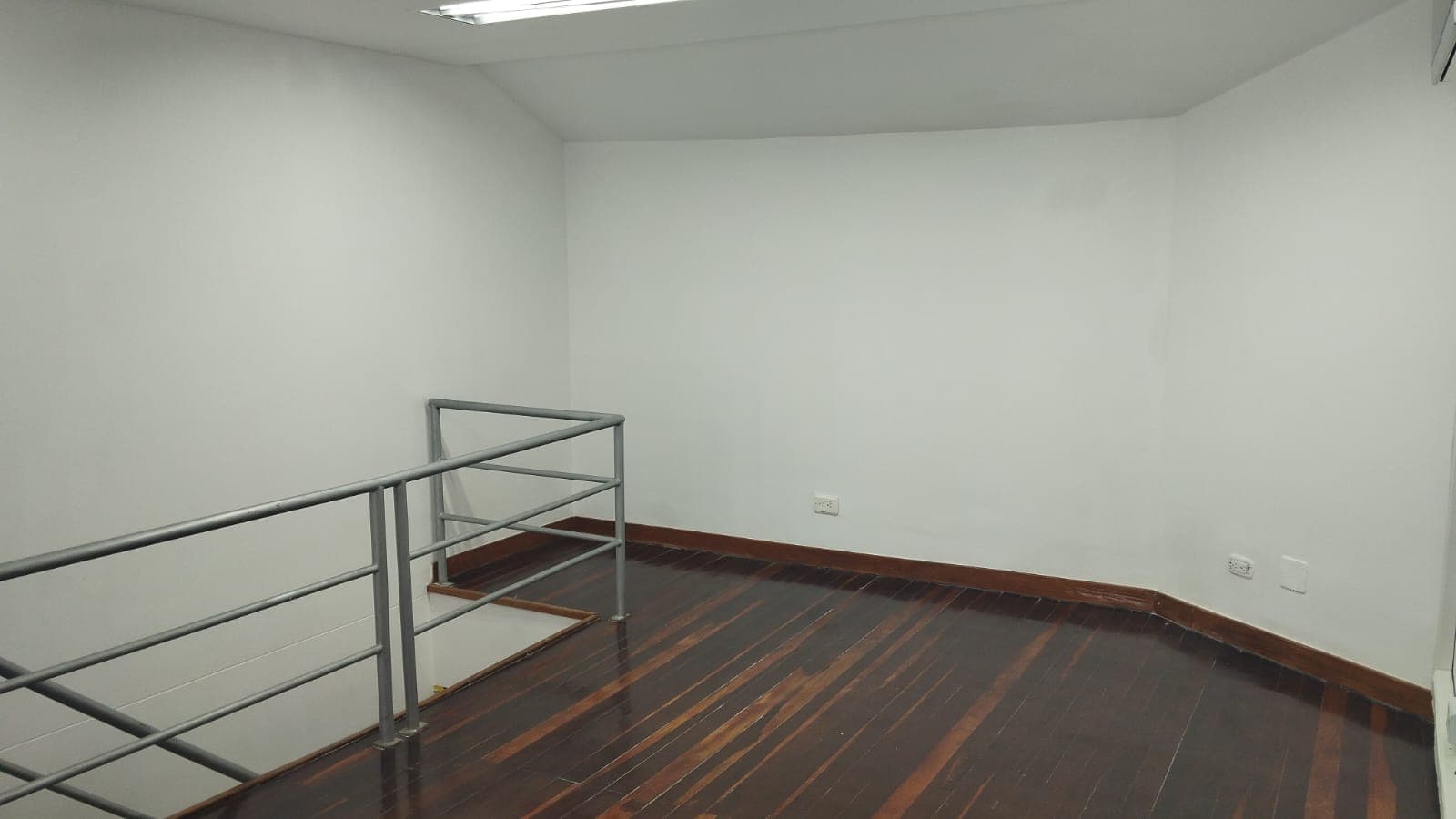 Local en arriendo en Laureles Medellín — foto 1 de 8