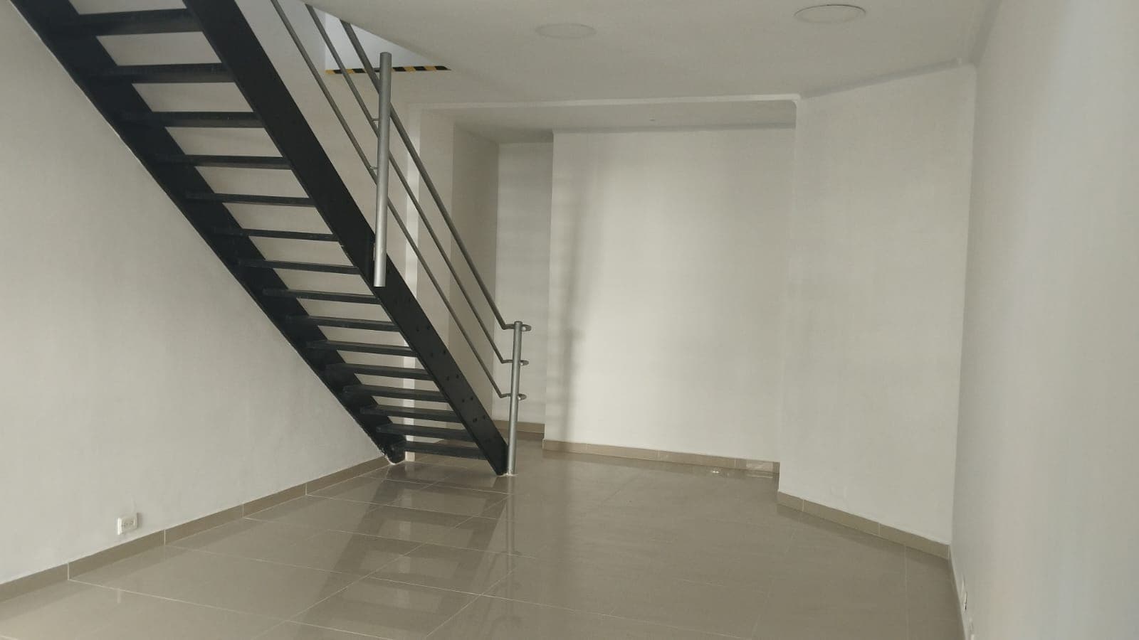 Local en arriendo en Laureles Medellín — foto 4 de 8