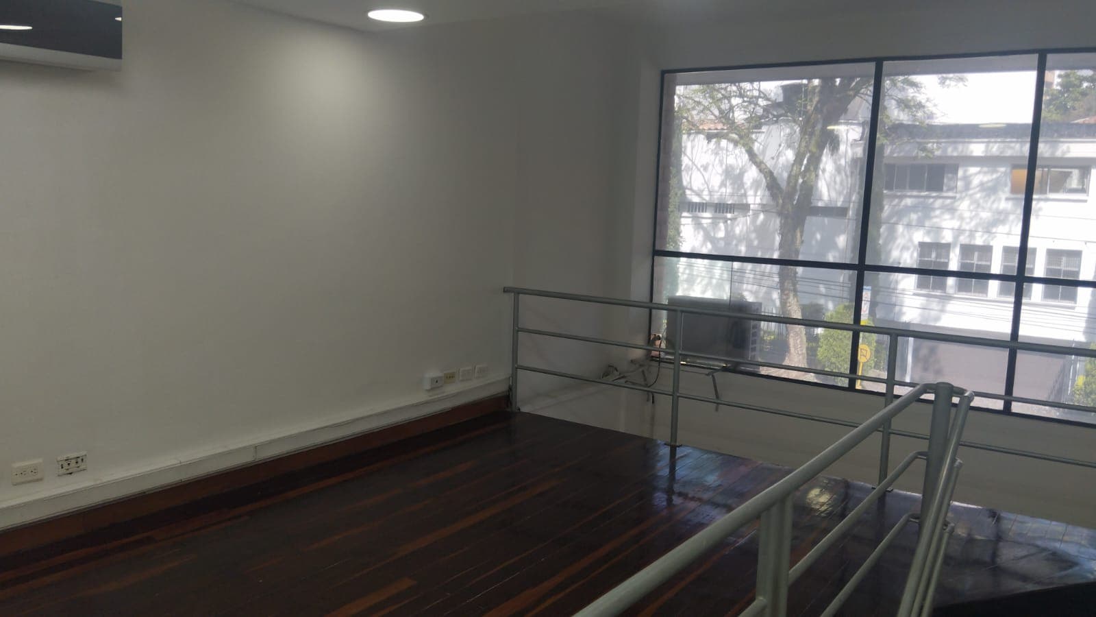 Local en arriendo en Laureles Medellín — foto 5 de 8