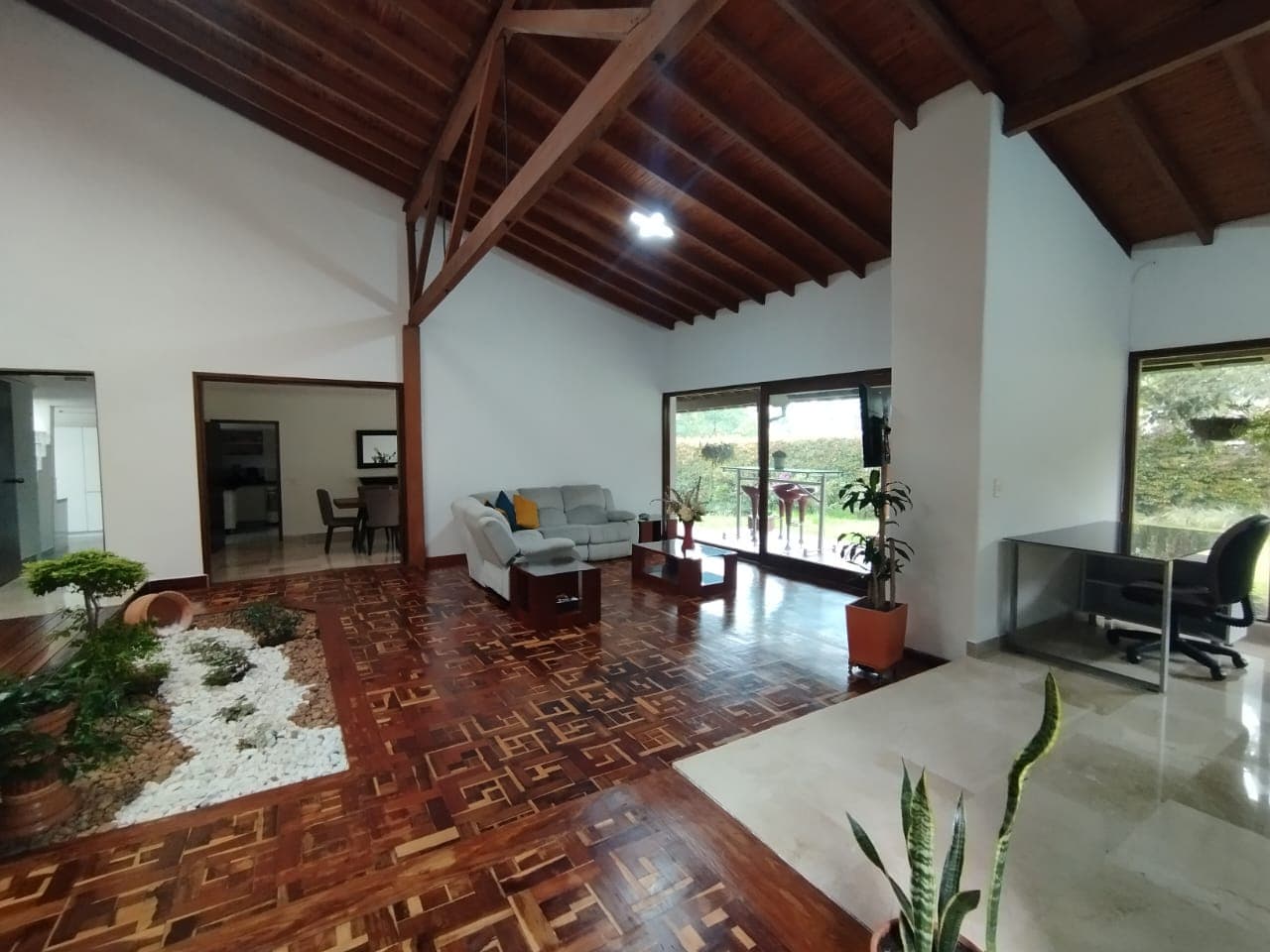 Casa Vivienda en arriendo en Loma Del Chocho, Envigado — foto 1 de 20