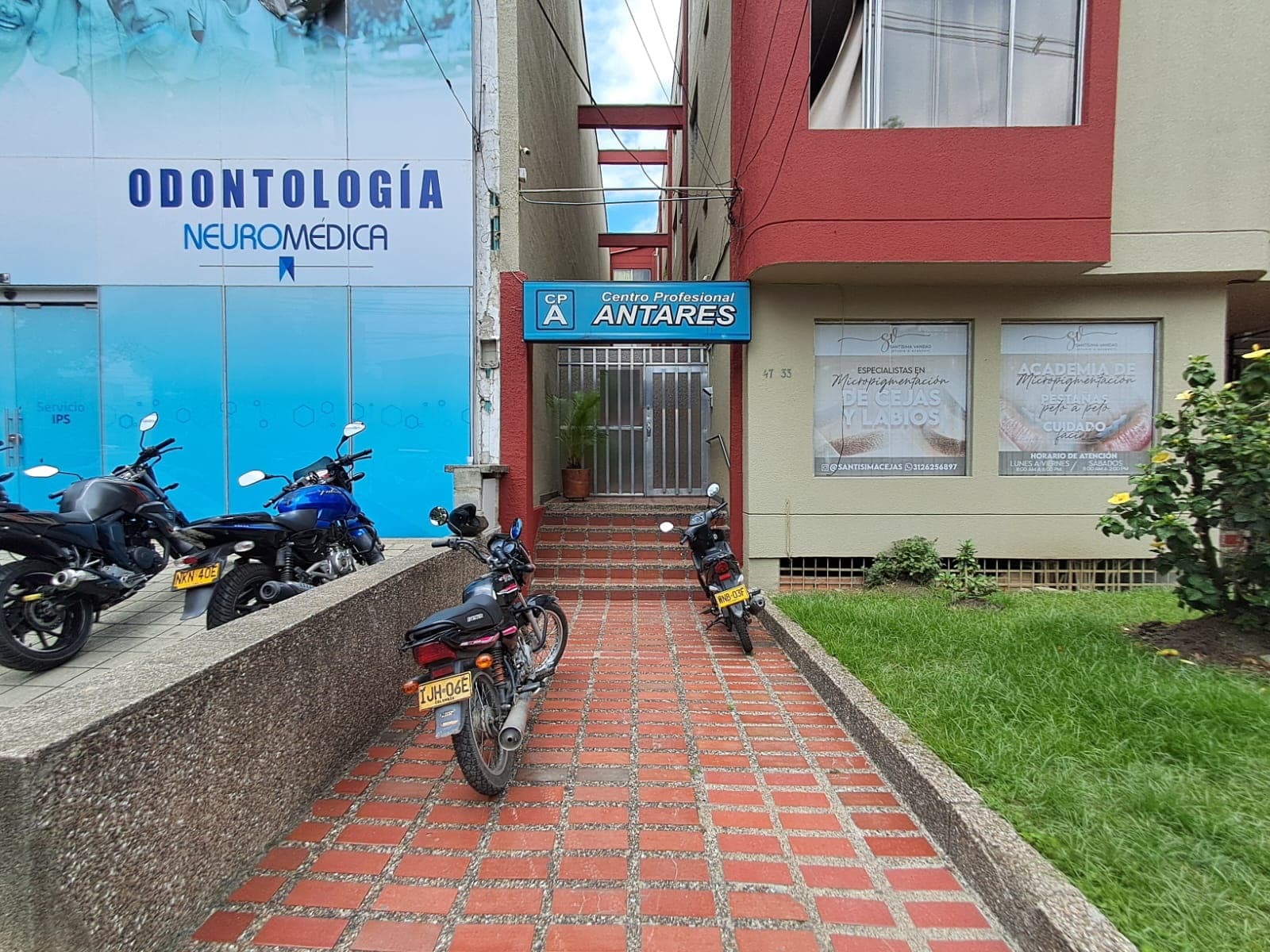 Oficina en arriendo en La Floresta, La America, Medellín — foto 1 de 14