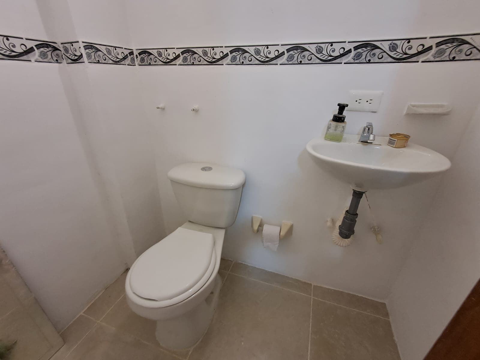 Oficina en arriendo en La Floresta, La America, Medellín — foto 5 de 14