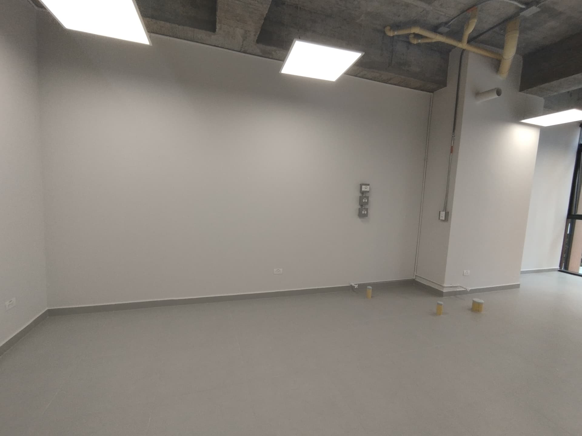 Oficina en arriendo en Altos Del Cola Del Zorro, El Poblado, Medellín — foto 1 de 8