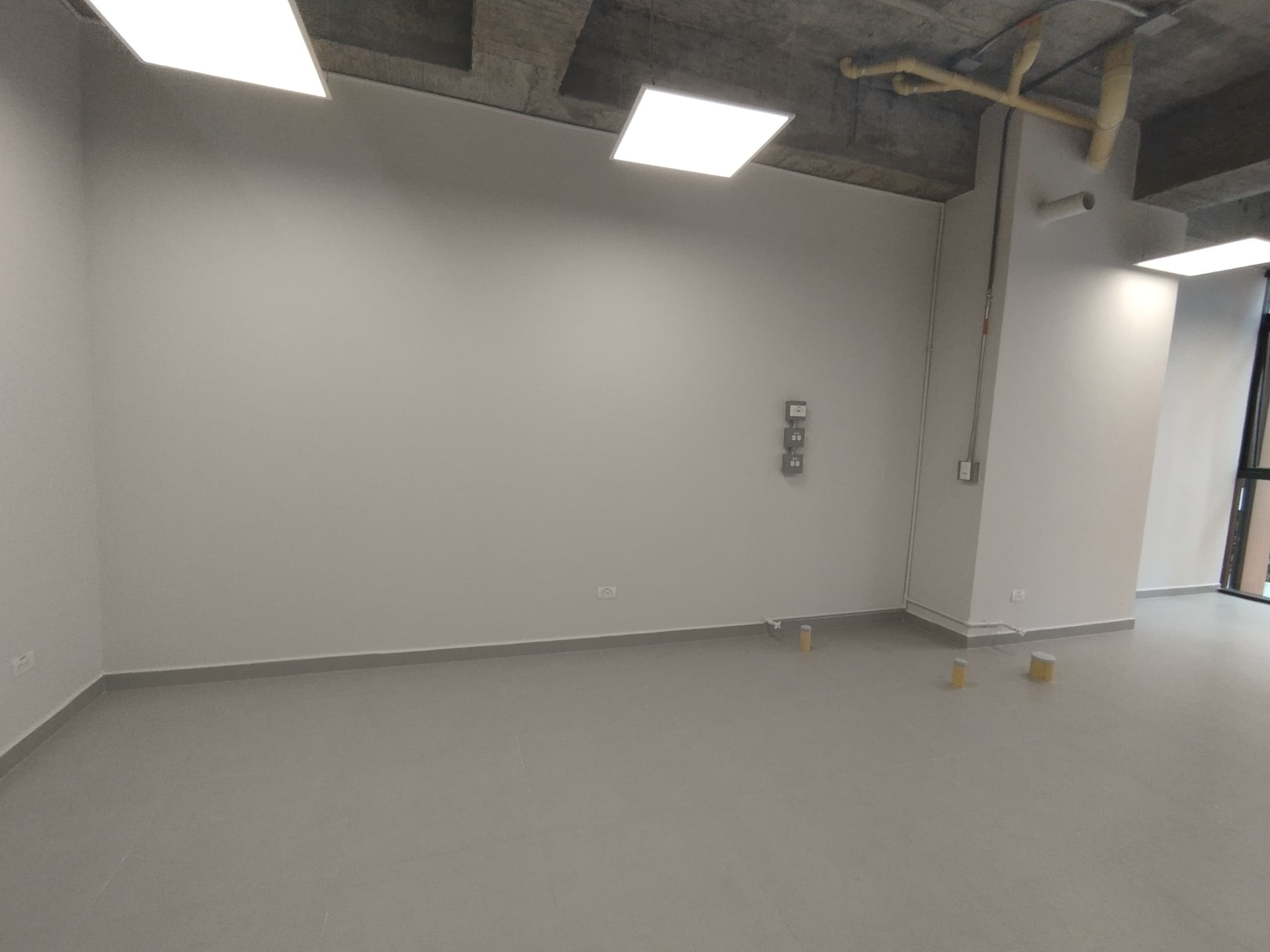 Oficina en arriendo en Altos Del Cola Del Zorro, El Poblado, Medellín — foto 1 de 8