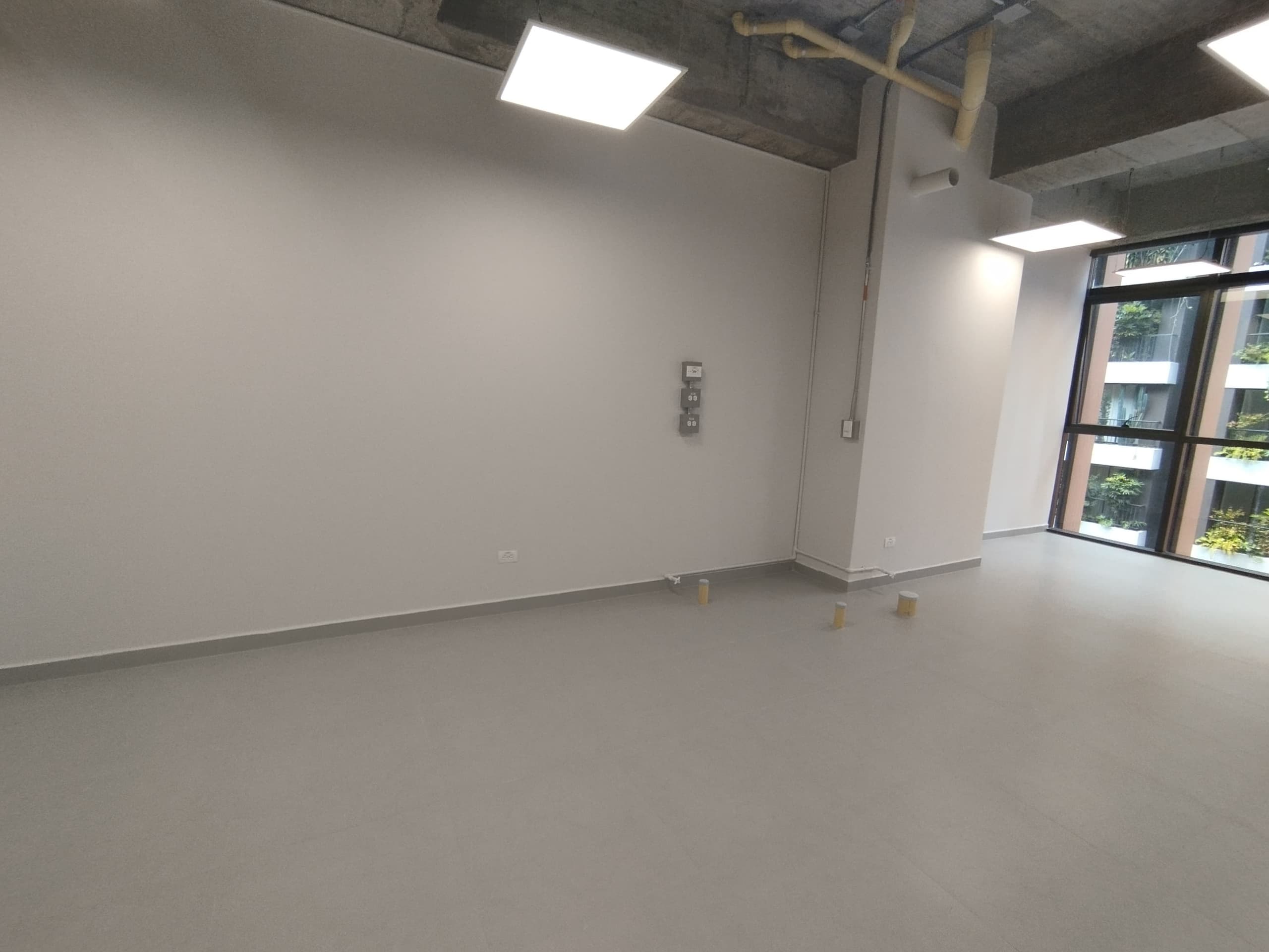 Oficina en arriendo en Altos Del Cola Del Zorro, El Poblado, Medellín — foto 2 de 8