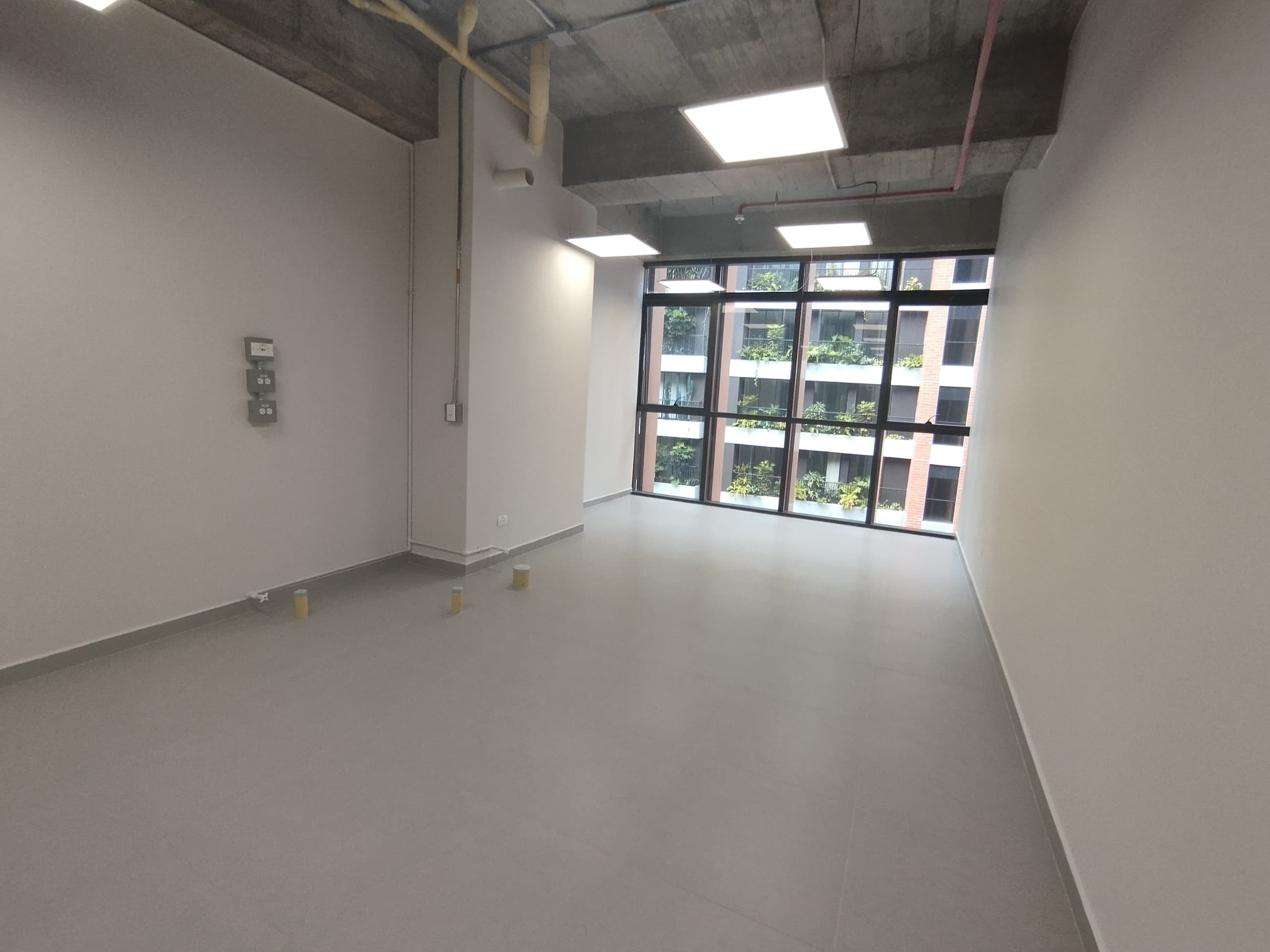 Oficina en arriendo en Altos Del Cola Del Zorro, El Poblado, Medellín — foto 5 de 8