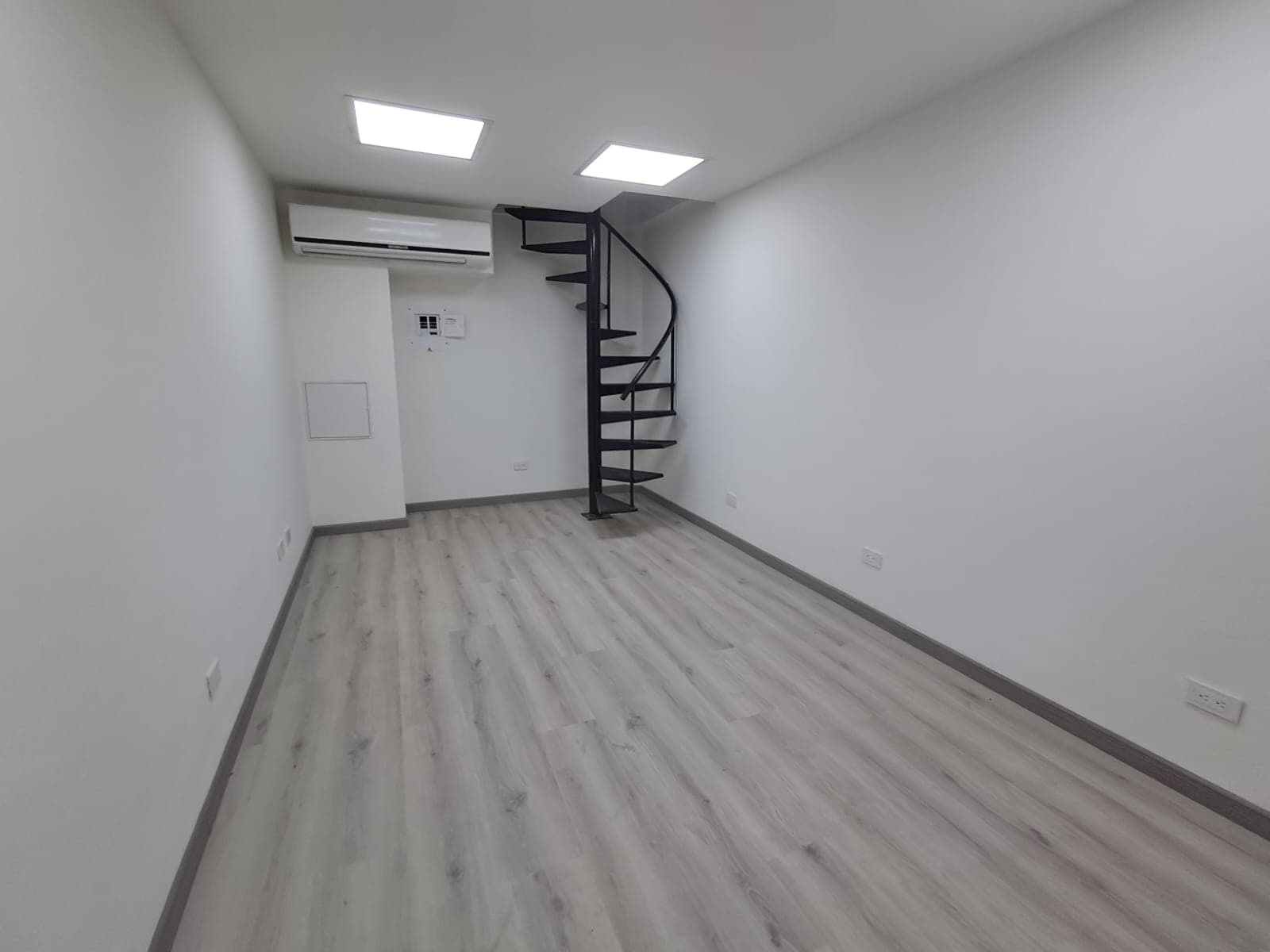 Local en arriendo en El Poblado, Medellín — foto 2 de 8