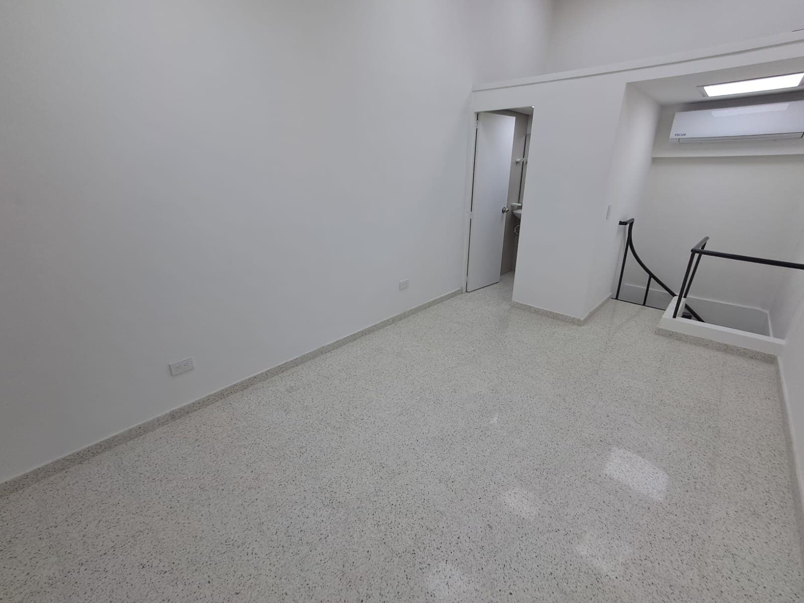 Local en arriendo en El Poblado, Medellín — foto 5 de 8