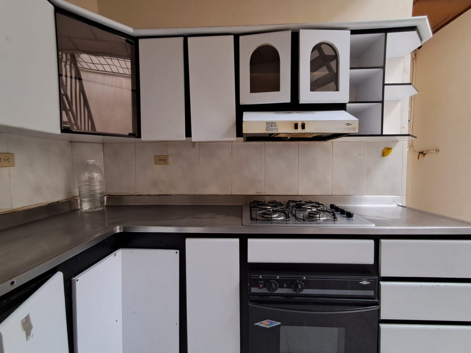 Casa Vivienda en arriendo en Buenos Aires, Centro, Medellín — foto 1 de 18