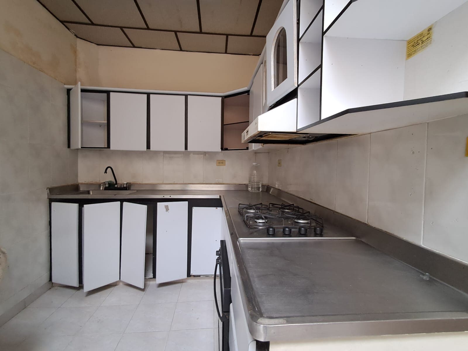 Casa Vivienda en arriendo en Buenos Aires, Centro, Medellín — foto 2 de 18