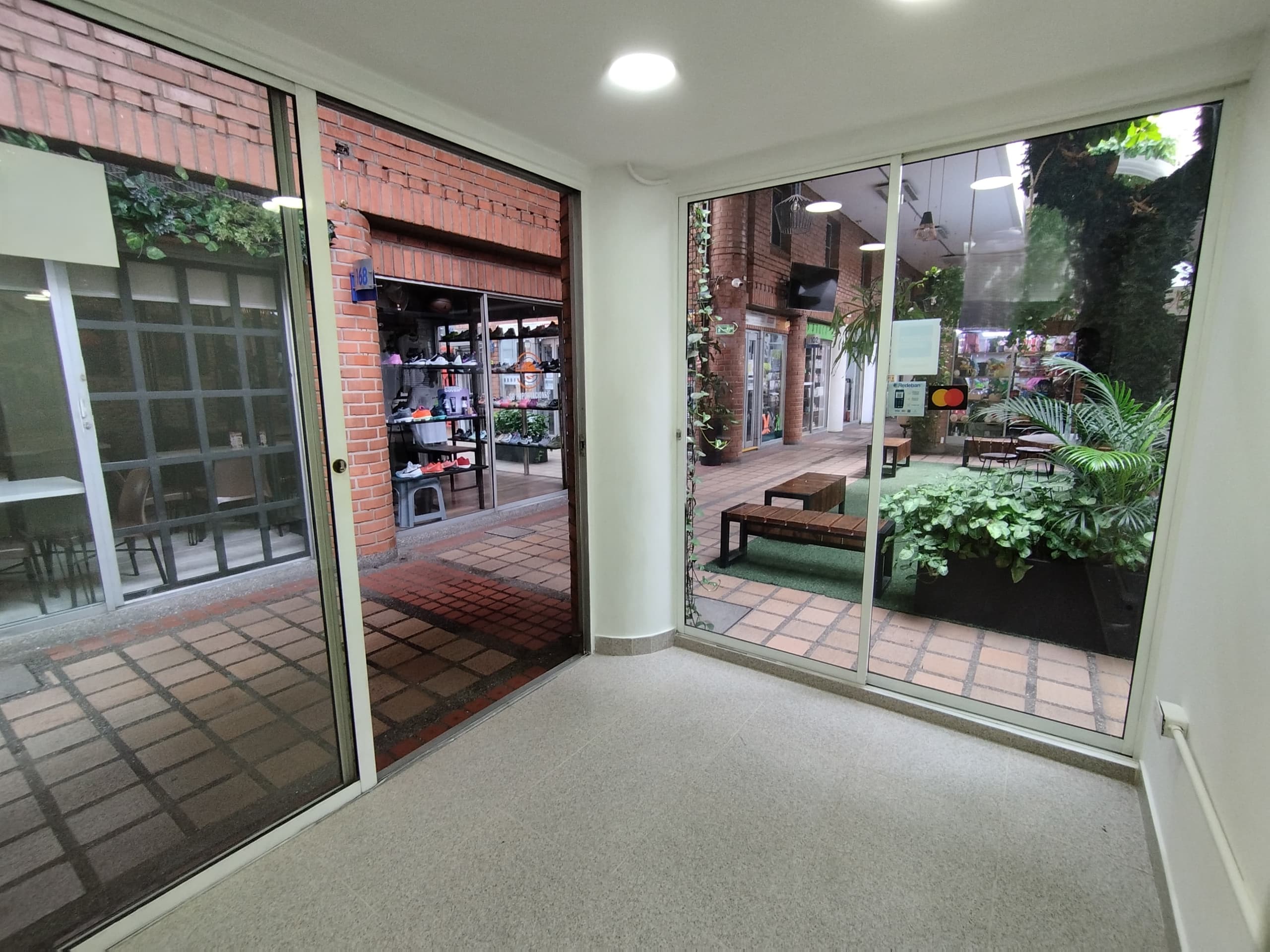 Local en arriendo en San Diego, El Poblado, Medellín — foto 3 de 6