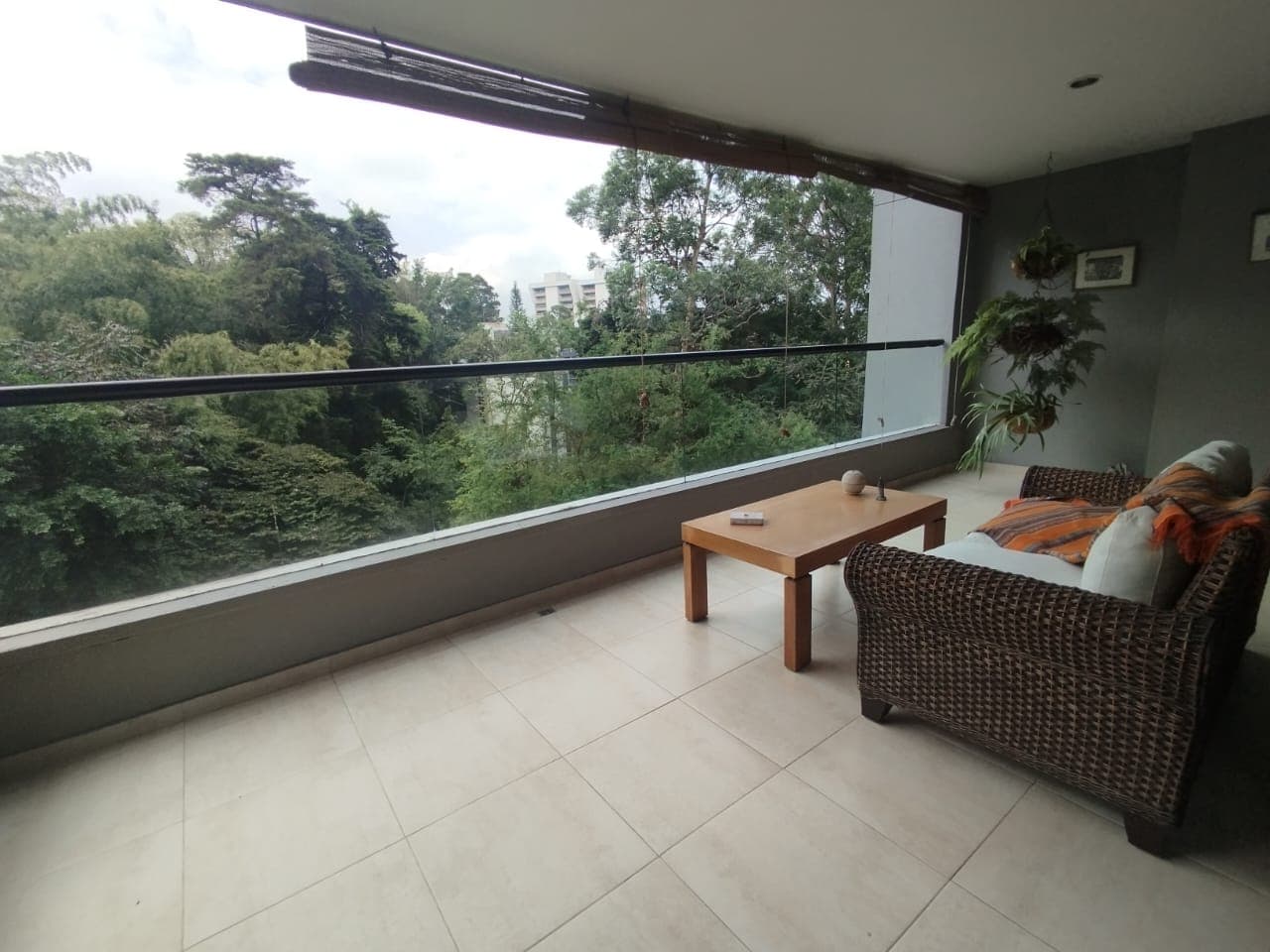 Apartamento en arriendo en La Frontera, El Poblado, Medellín — foto 2 de 15