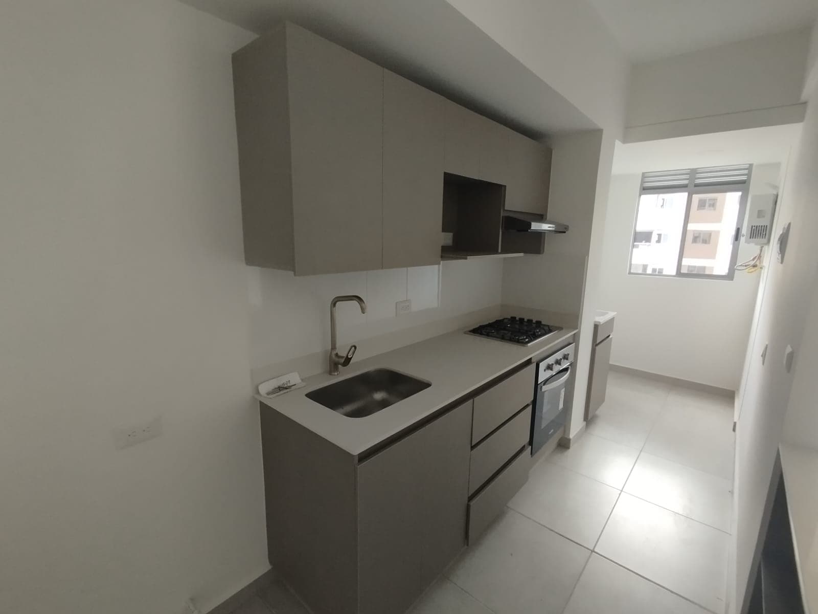 Apartamento en arriendo en Jardines, Envigado — foto 1 de 12