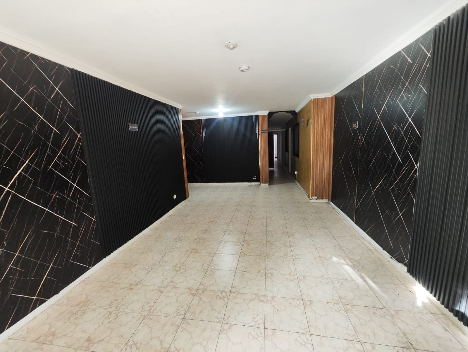 Casa Comercial en arriendo en La Magnolia, Envigado — foto 2 de 17
