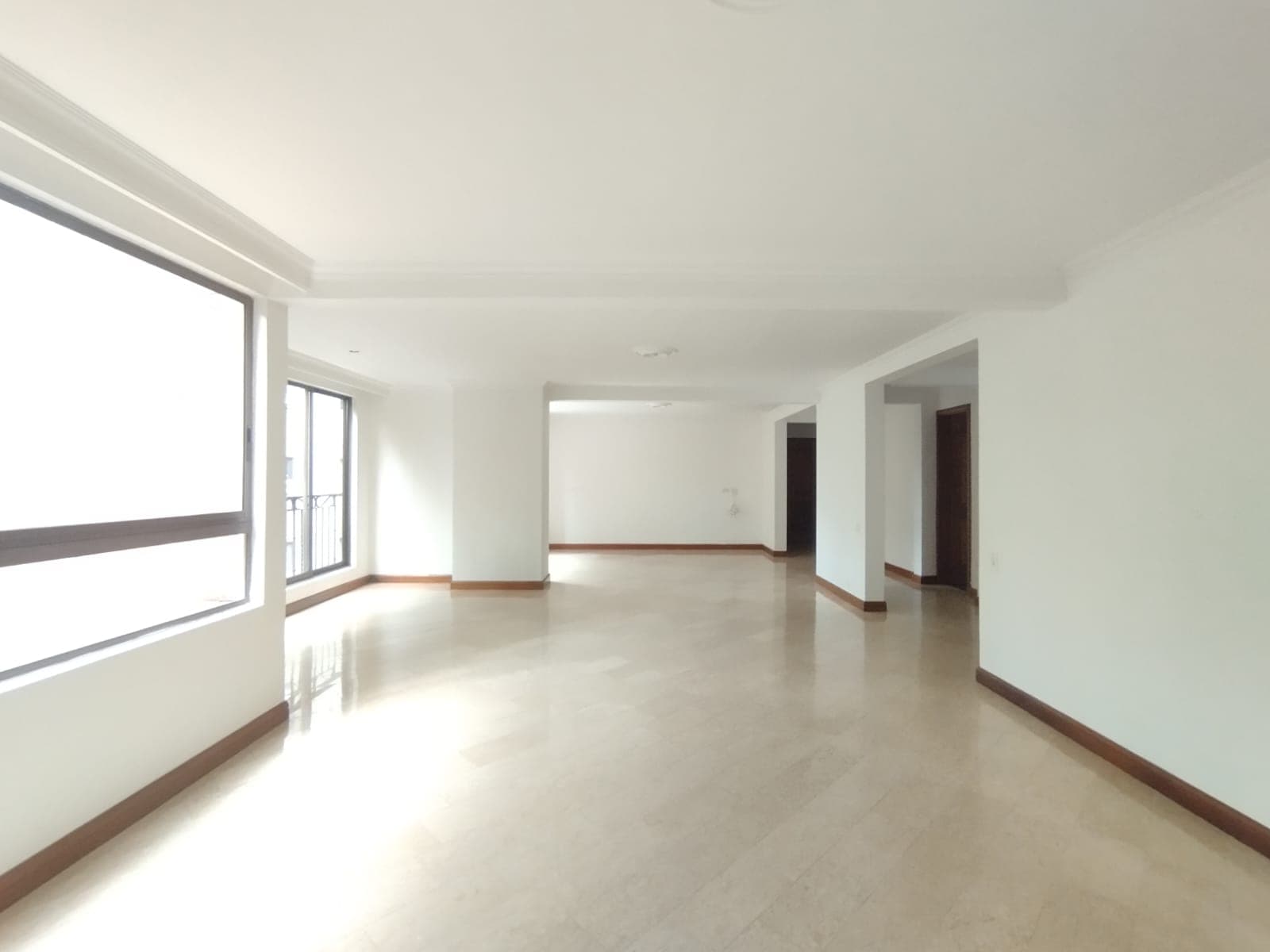 Apartamento en arriendo en Castropol, El Poblado, Medellín — foto 1 de 20