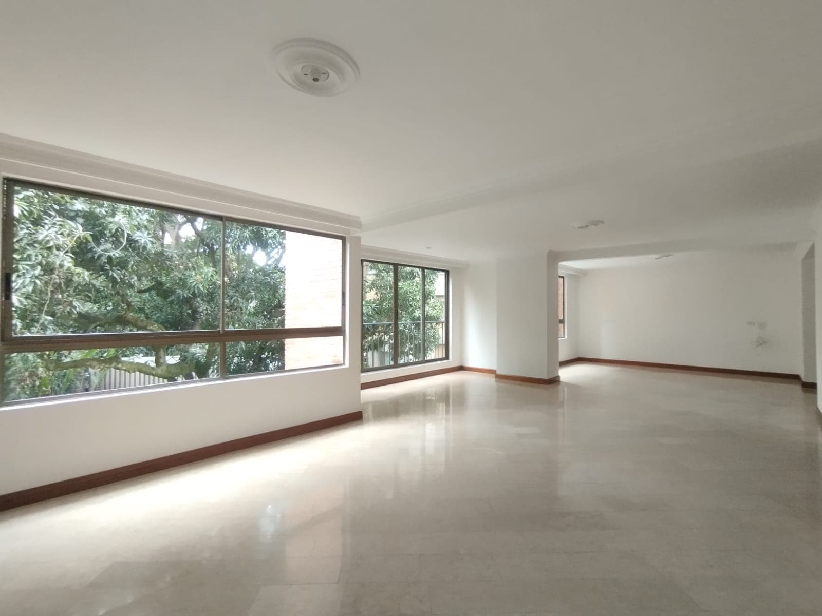 Apartamento en arriendo en Castropol, El Poblado, Medellín — foto 2 de 20
