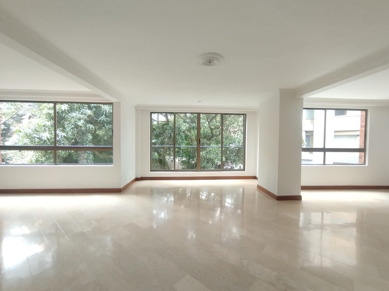 Apartamento en arriendo en Castropol, El Poblado, Medellín — foto 3 de 20