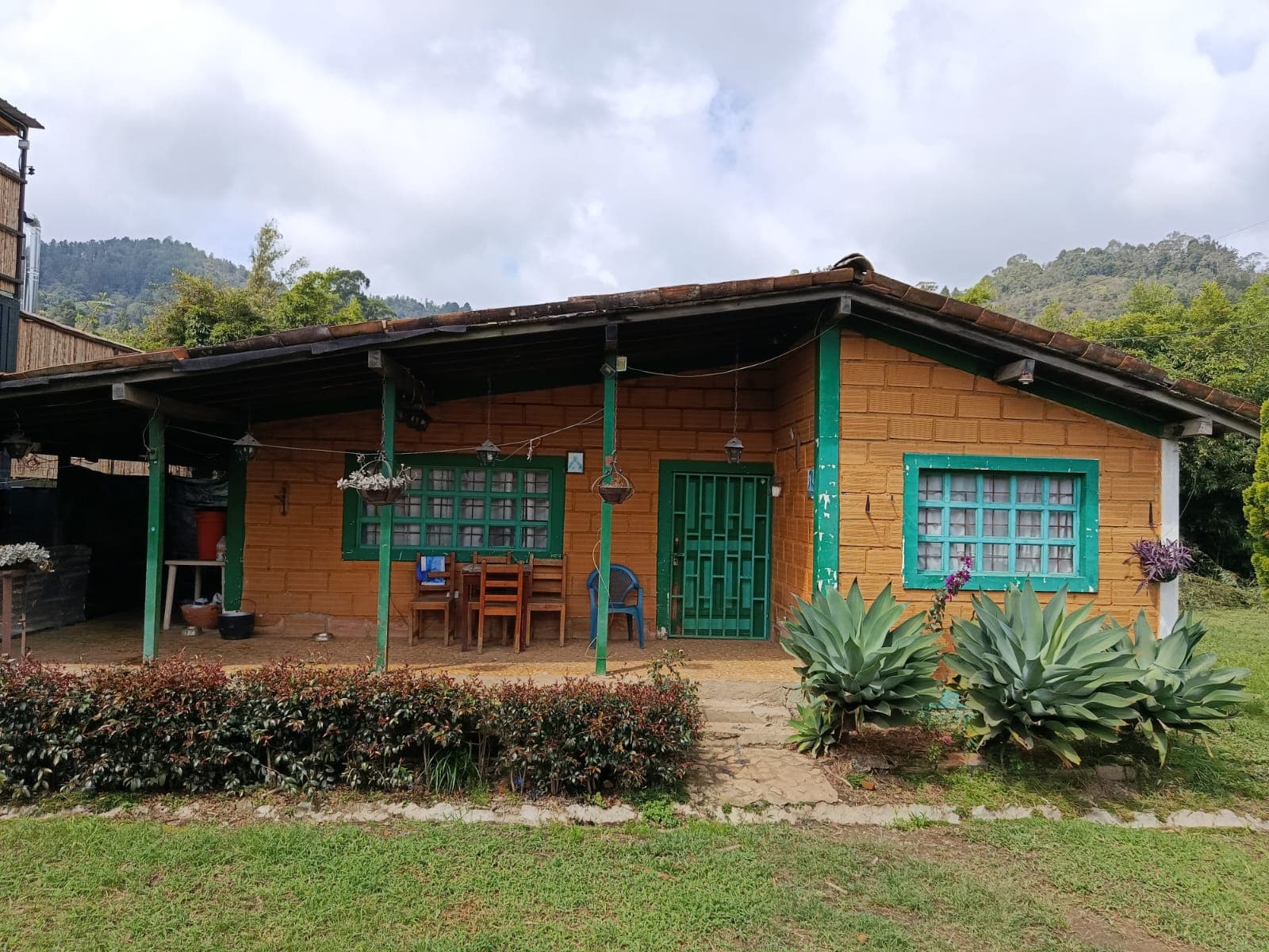 Casa Comercial en arriendo en Guarne — foto 1 de 19