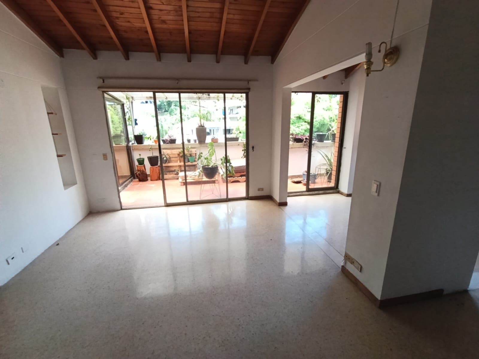 Apartamento en arriendo en La Frontera Campestre, El Poblado, Medellín — foto 4 de 16