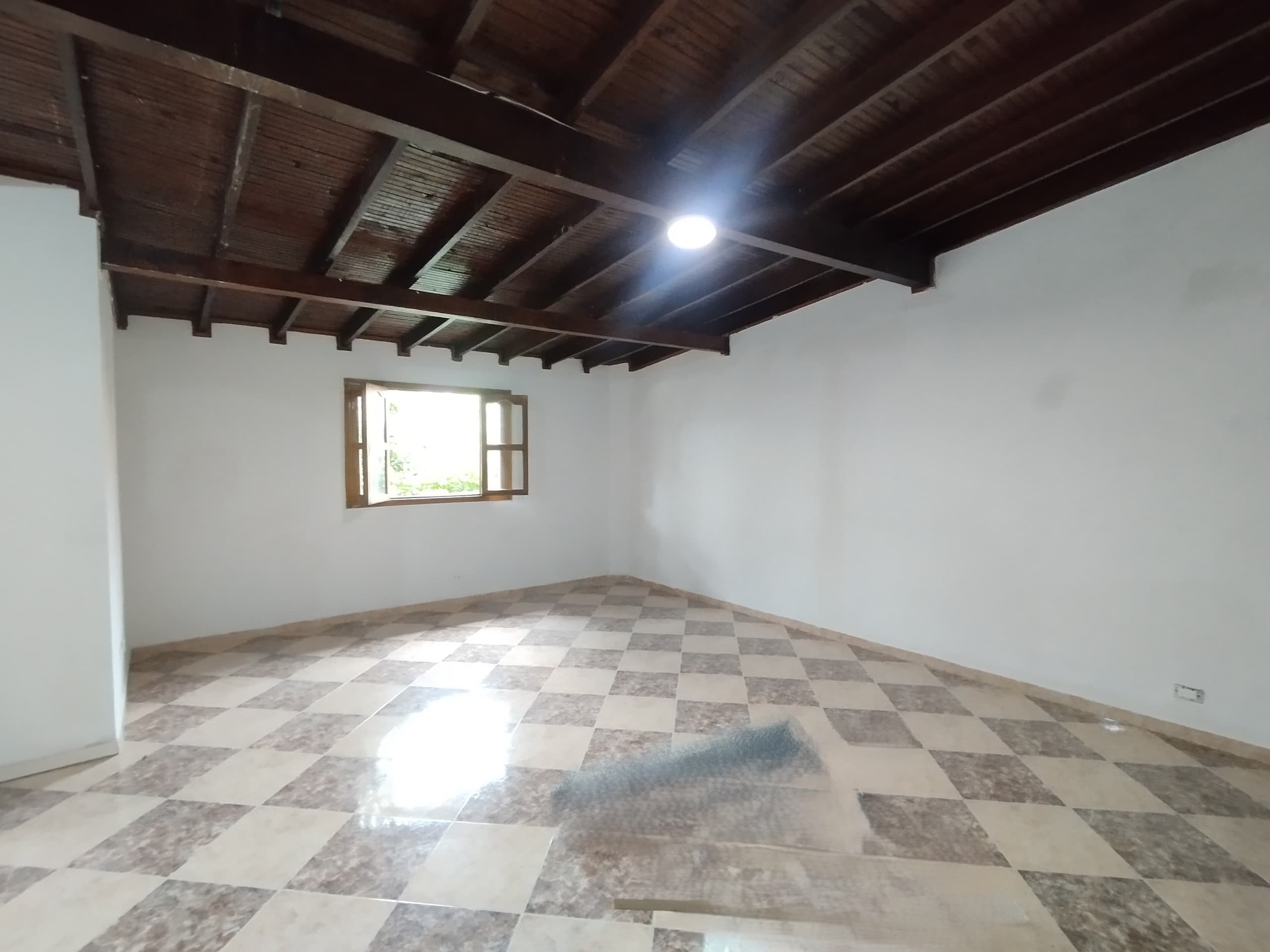 Casa Comercial en arriendo en Buenos Aires, Centro, Medellín — foto 2 de 15