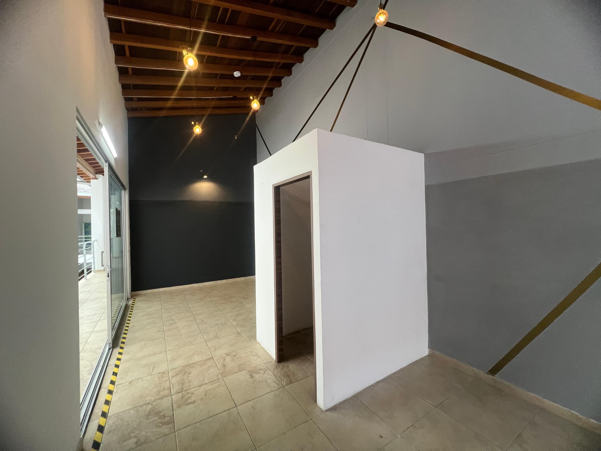 Local en arriendo en Caldas — foto 1 de 10