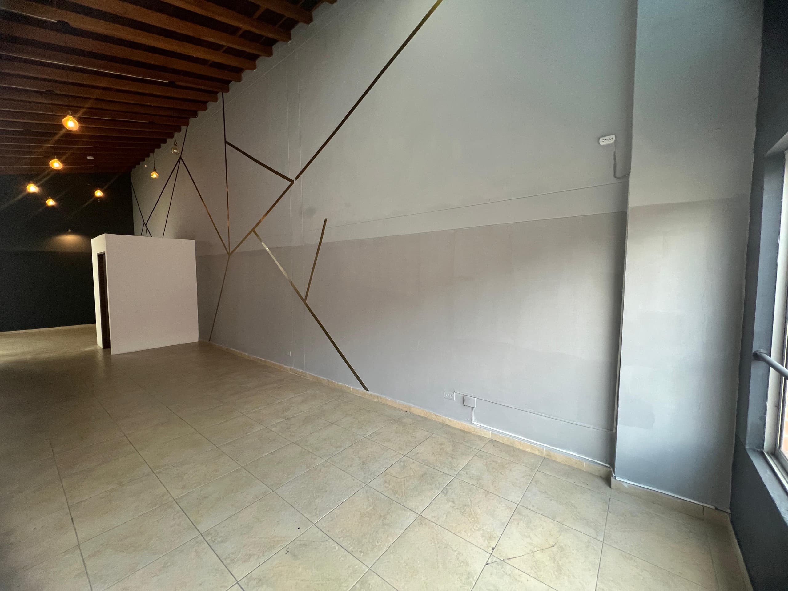 Local en arriendo en Caldas — foto 2 de 10