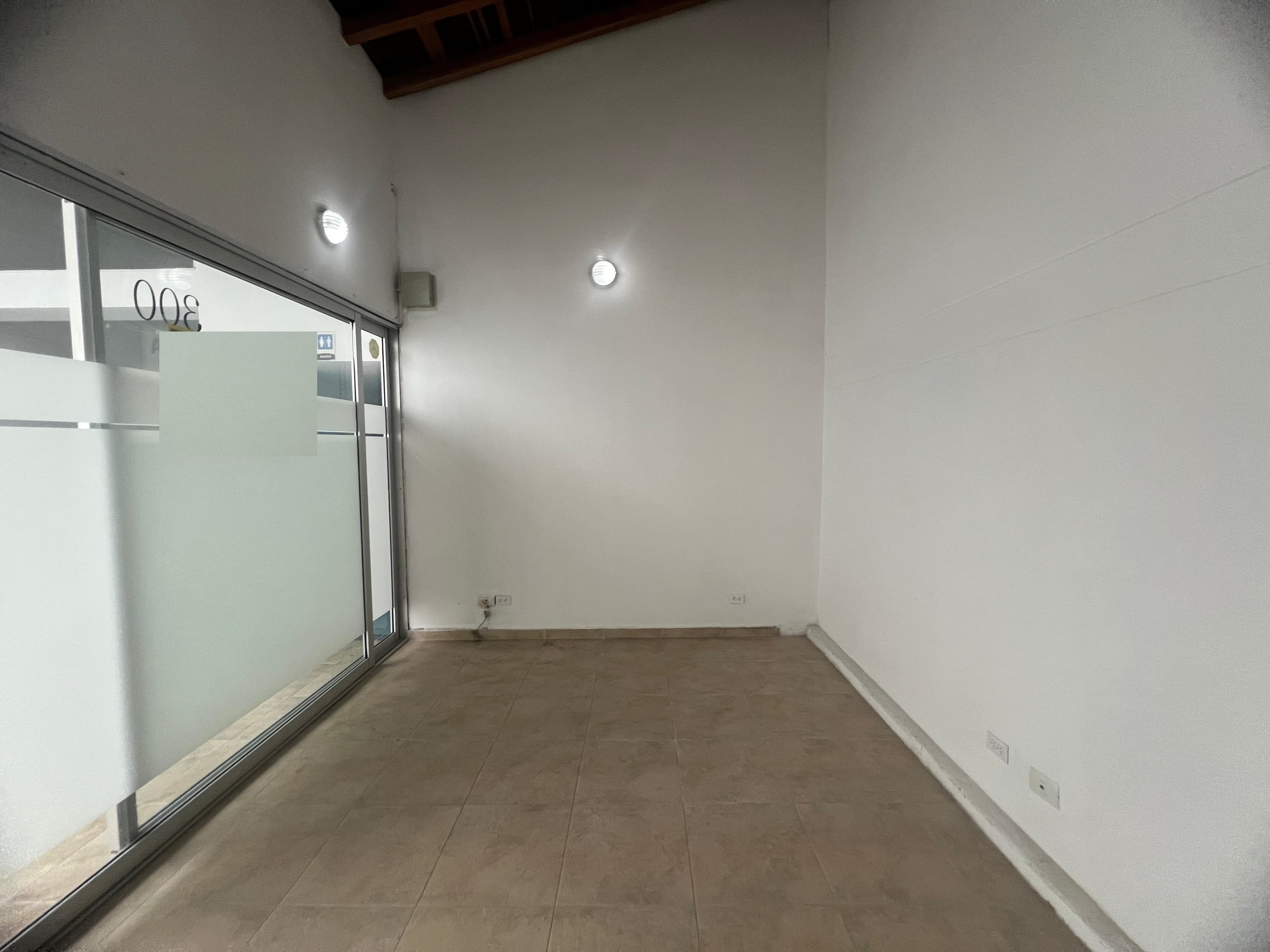 Local en arriendo en Caldas — foto 5 de 10