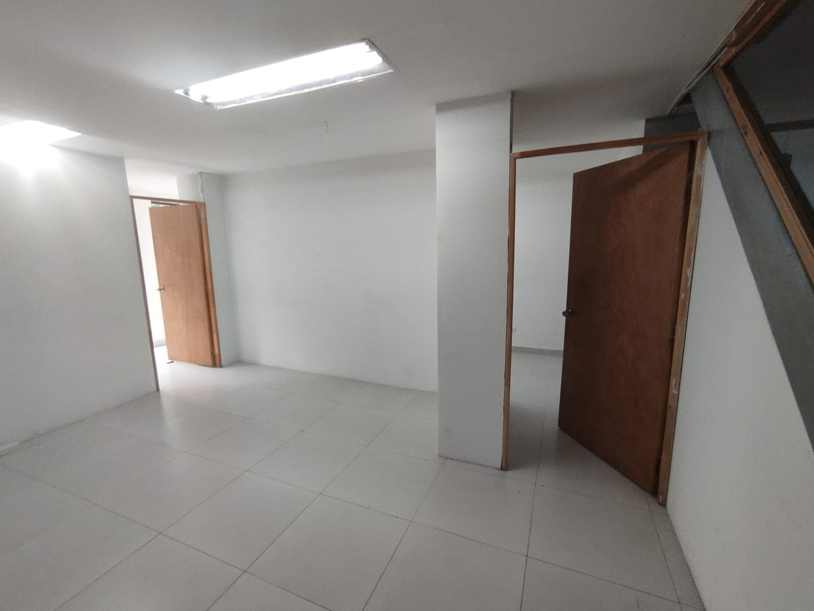 Local en arriendo en La Candelaria, Centro, Medellín — foto 1 de 13