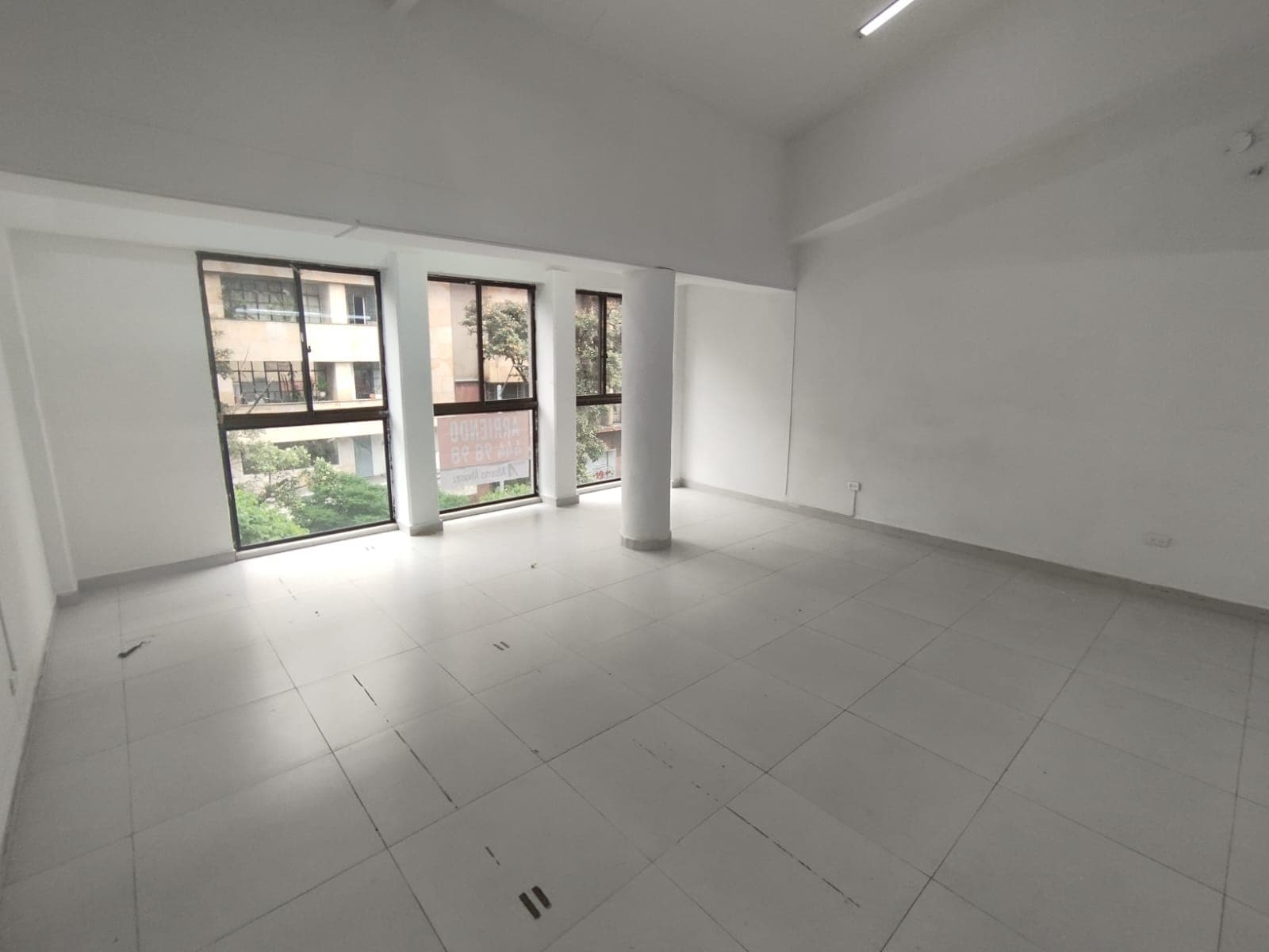 Local en arriendo en La Candelaria, Centro, Medellín — foto 3 de 13