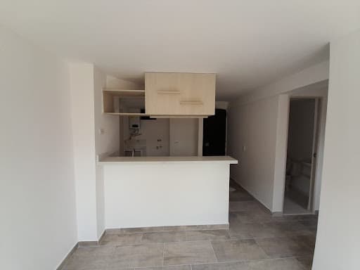 Apartamento en arriendo en Barrio Cristóbal, La America, Medellín — foto 1 de 7