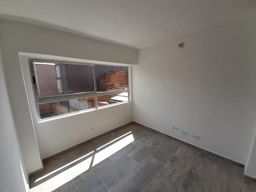 Apartamento en arriendo en Barrio Cristóbal, La America, Medellín — foto 2 de 7