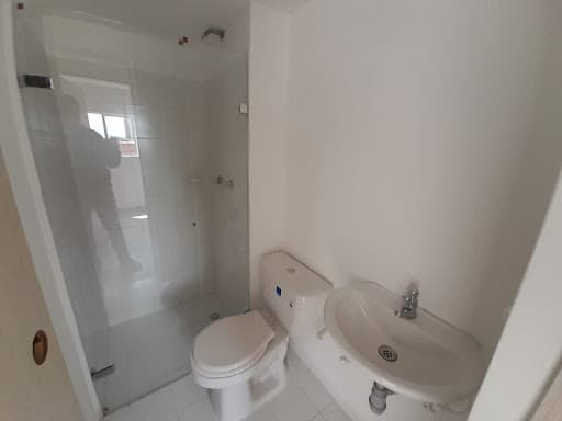 Apartamento en arriendo en Barrio Cristóbal, La America, Medellín — foto 5 de 7