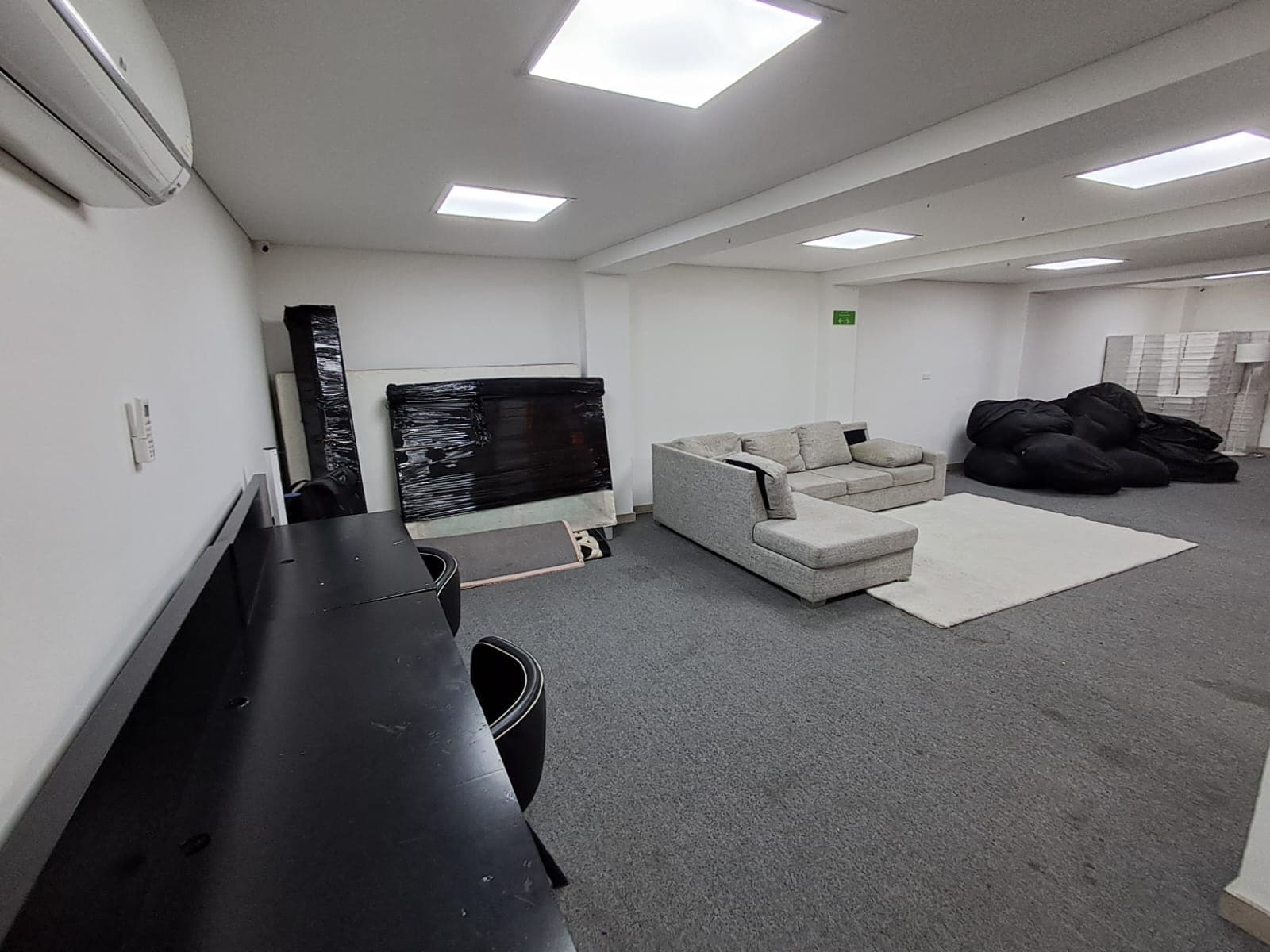 Casa Comercial en arriendo en Laureles, Medellín — foto 2 de 20