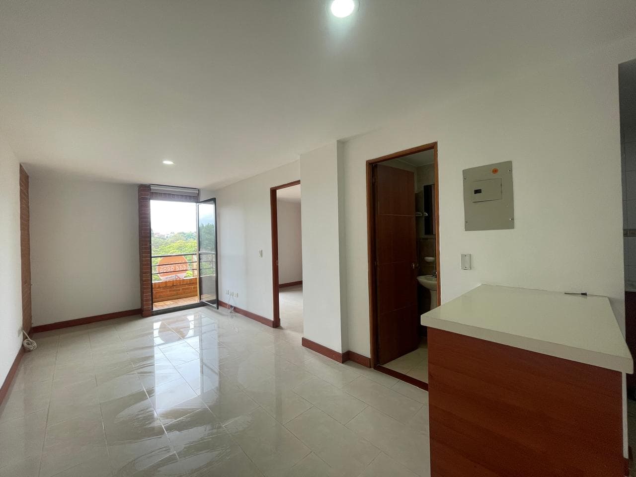 Apartaestudio en arriendo en San Joaquín, Laureles, Medellín — foto 1 de 10