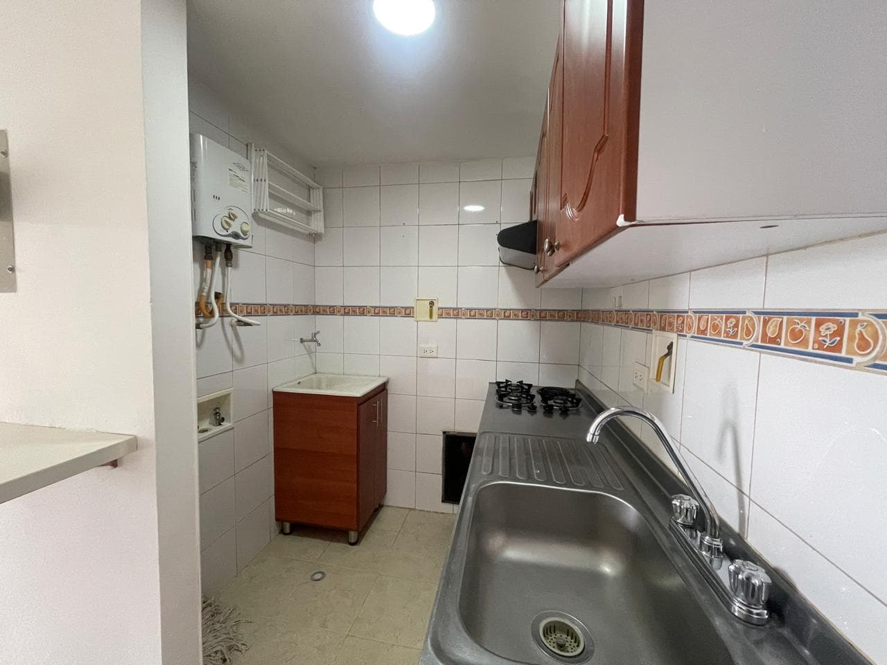 Apartaestudio en arriendo en San Joaquín, Laureles, Medellín — foto 4 de 10