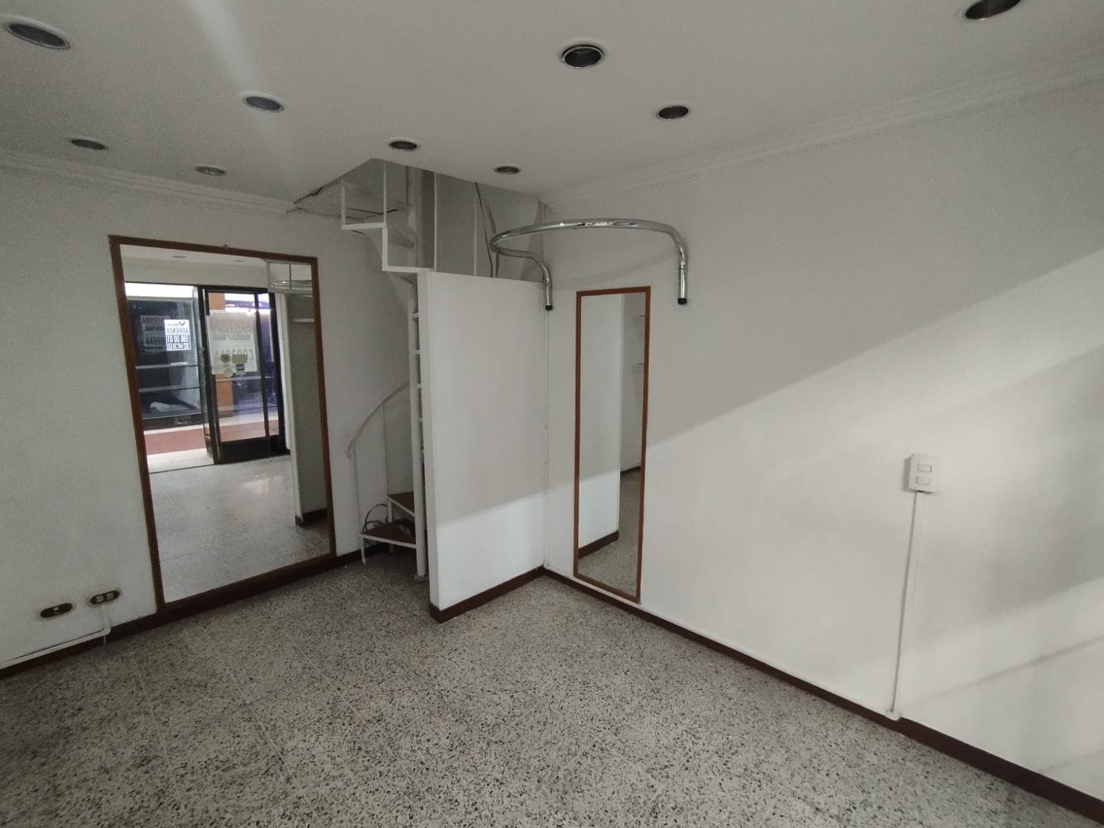 Local en arriendo en La Candelaria, Centro, Medellín — foto 5 de 7