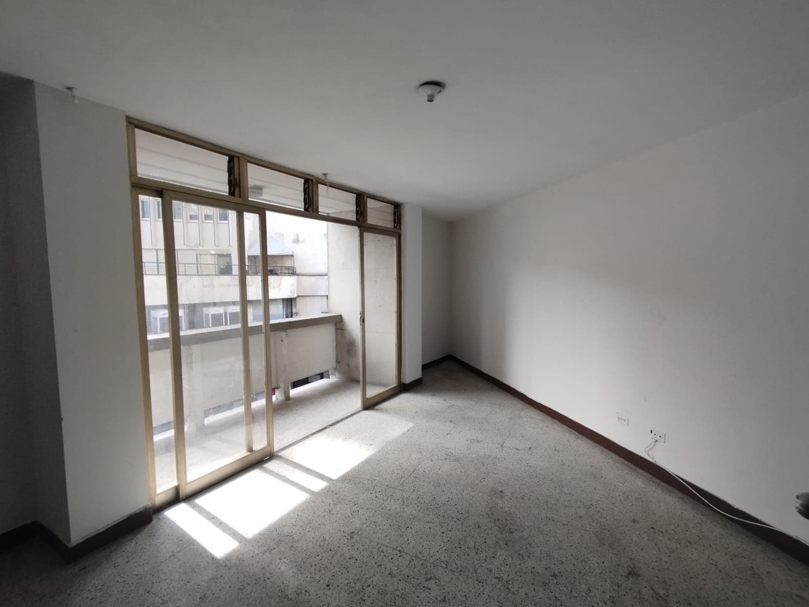 Oficina en arriendo en La Candelaria, Centro, Medellín — foto 2 de 9