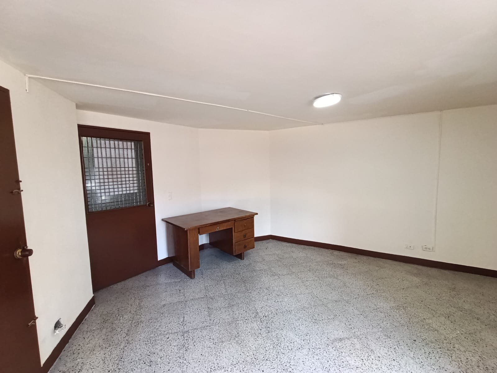 Oficina en arriendo en La Candelaria, Centro, Medellín — foto 1 de 10