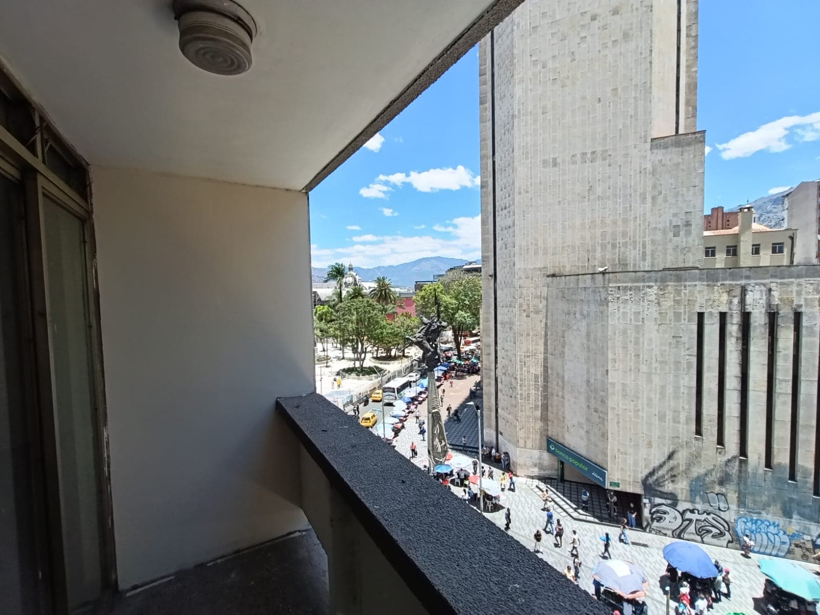 Oficina en arriendo en La Candelaria, Centro, Medellín — foto 2 de 10