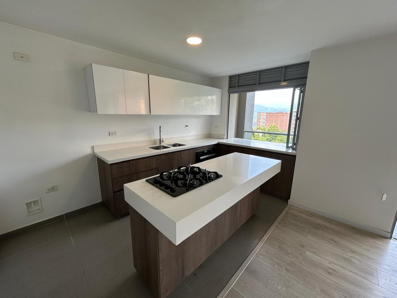 Apartamento en arriendo en Cumbres, Envigado — foto 5 de 10