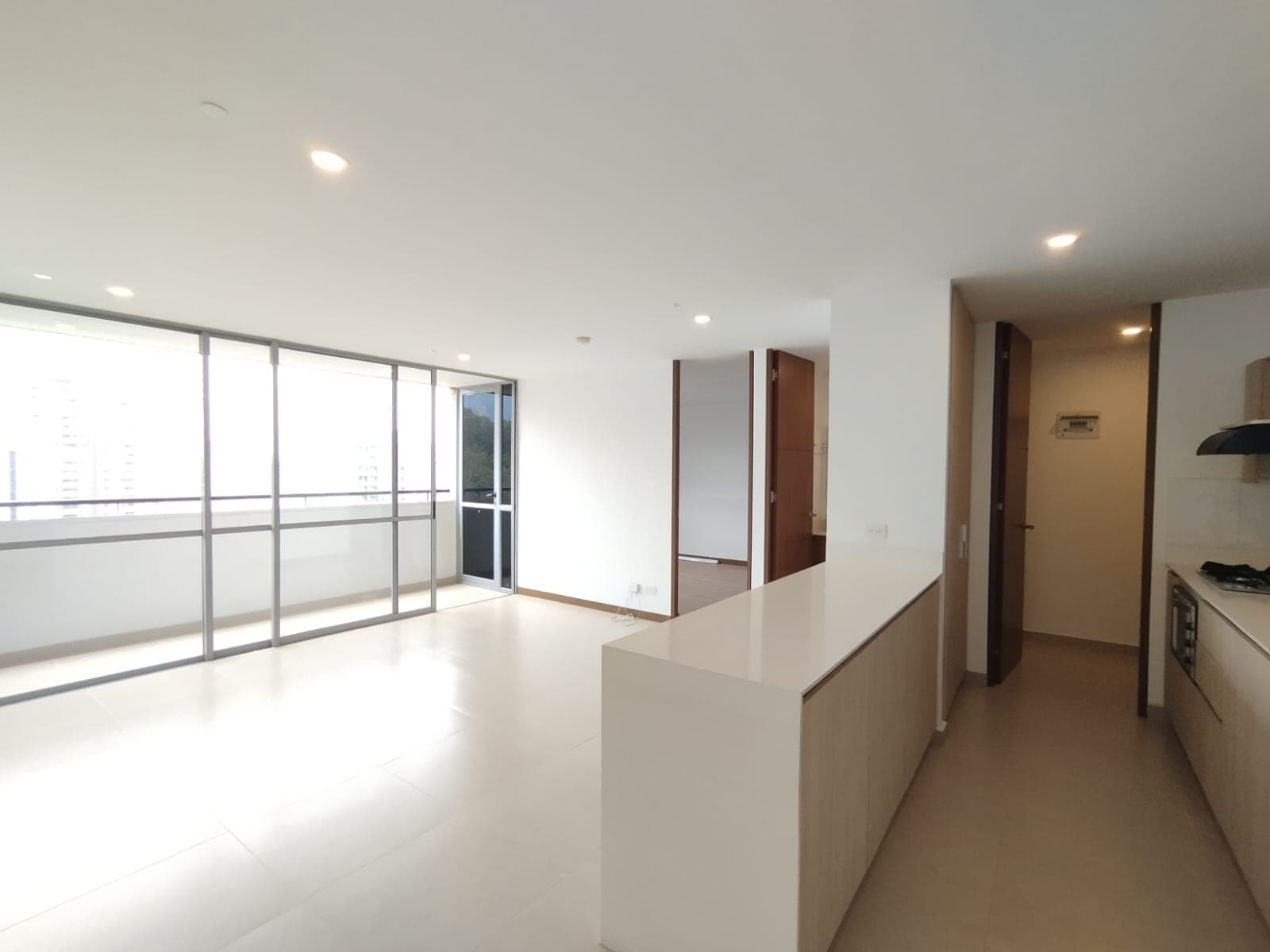 Apartaestudio en arriendo en La Visitacion Los Gonzalez, El Poblado, Medellín — foto 1 de 17