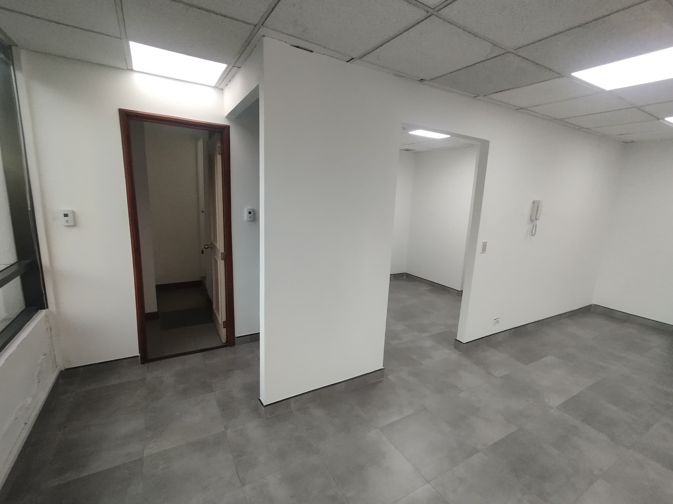 Oficina en arriendo en Aguacatala, El Poblado, Medellín — foto 4 de 9