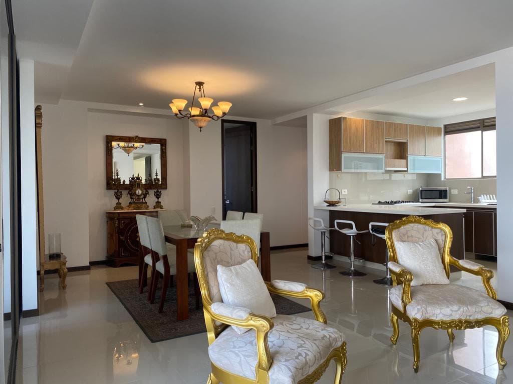 Apartamento en arriendo en Las Lomas, El Poblado, Medellín — foto 3 de 12