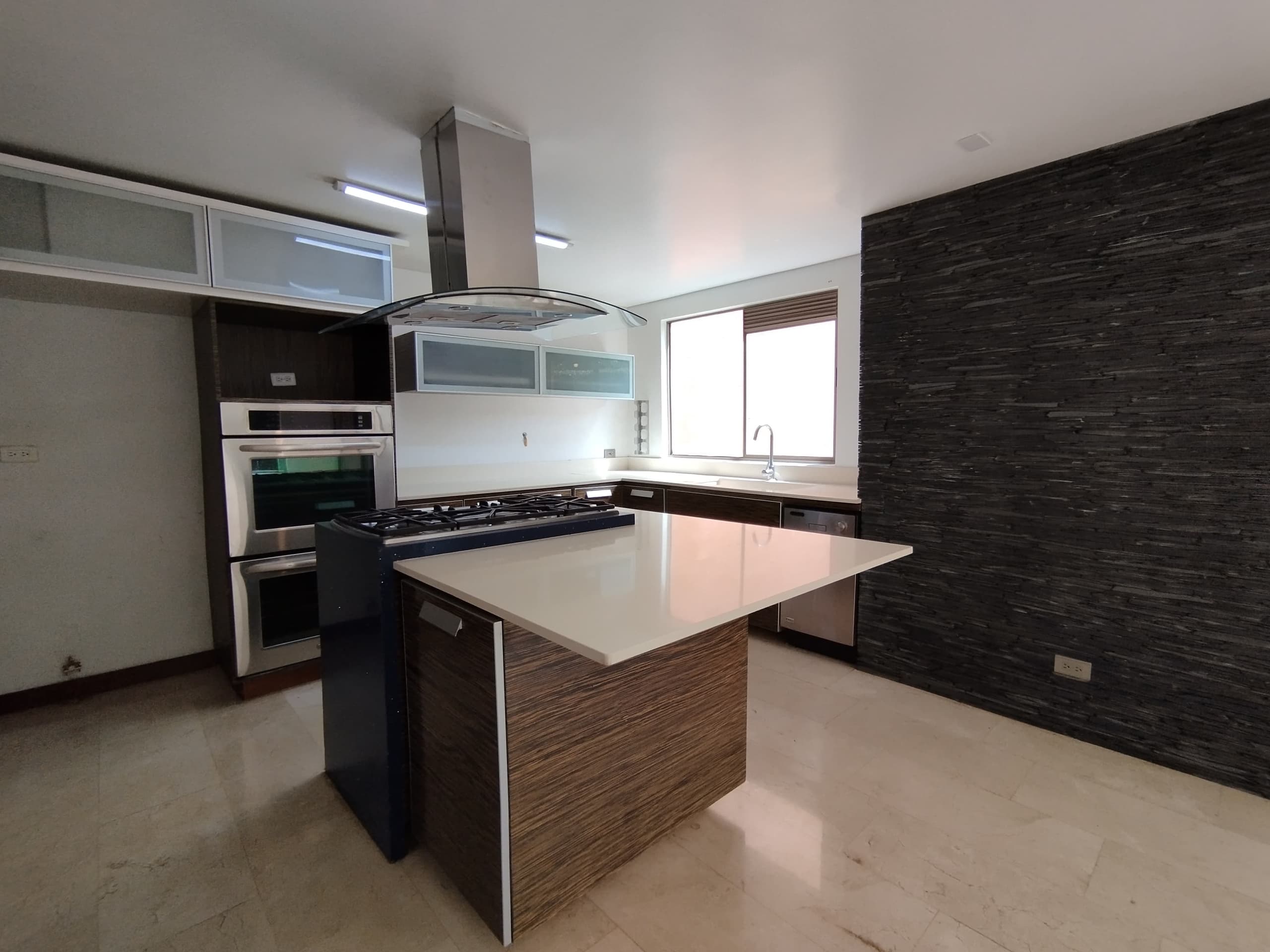Casa Vivienda en arriendo en Loma Del Atravesado, Envigado — foto 2 de 20