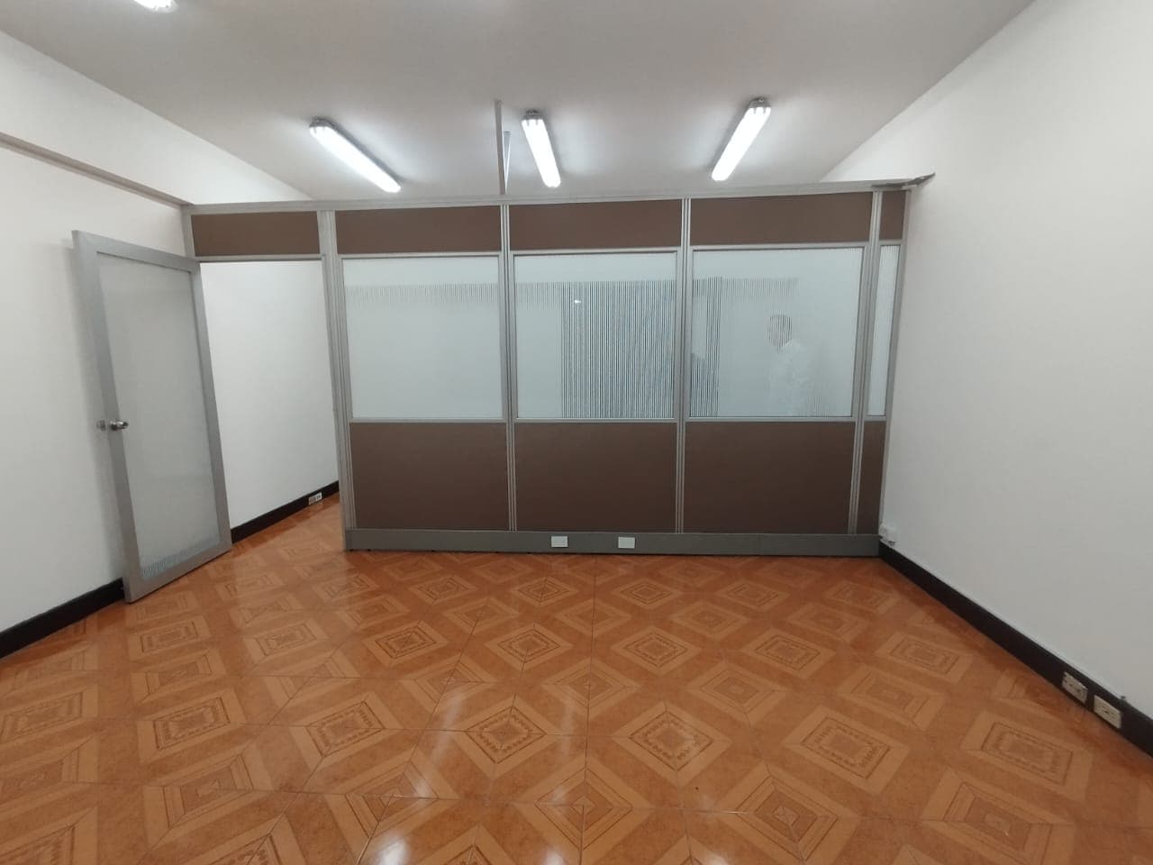 Oficina en arriendo en La Candelaria, Centro, Medellín — foto 1 de 13